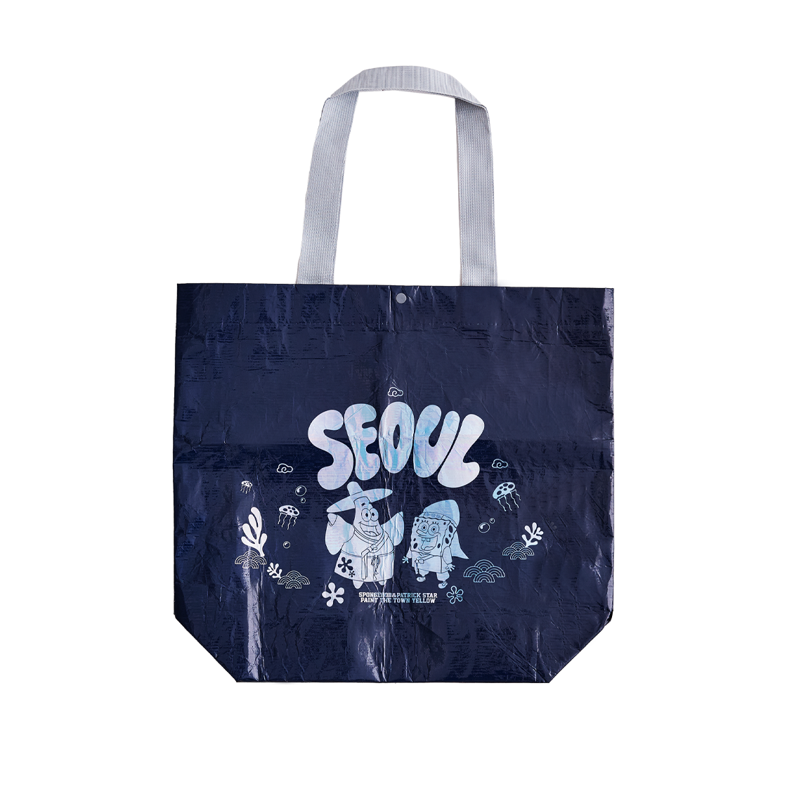 댄꼼마 x 스폰지밥 스폰지밥 & 뚱이 서울 에디션 청색 자개 타포린백(DANCOMMA x SpongeBob SquarePants & Patrick Star Seoul Edition Shopper Bag)