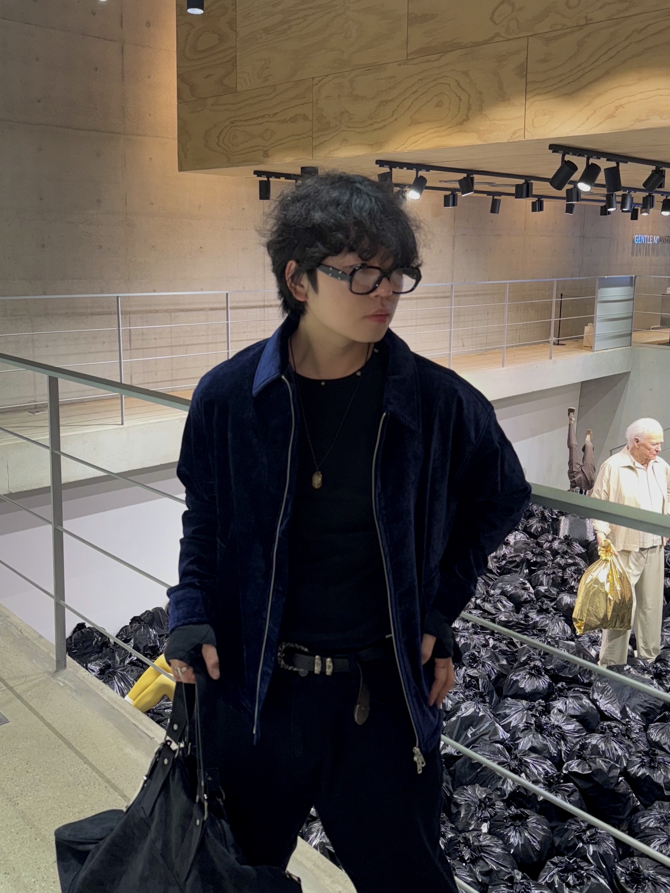 Dr. Martens x Rick Owens 1460 Quad Sole Mega Lace Boots Black, Gentle Monster x Maison Margiela MM114 Black Clear 착용 스타일 - 4