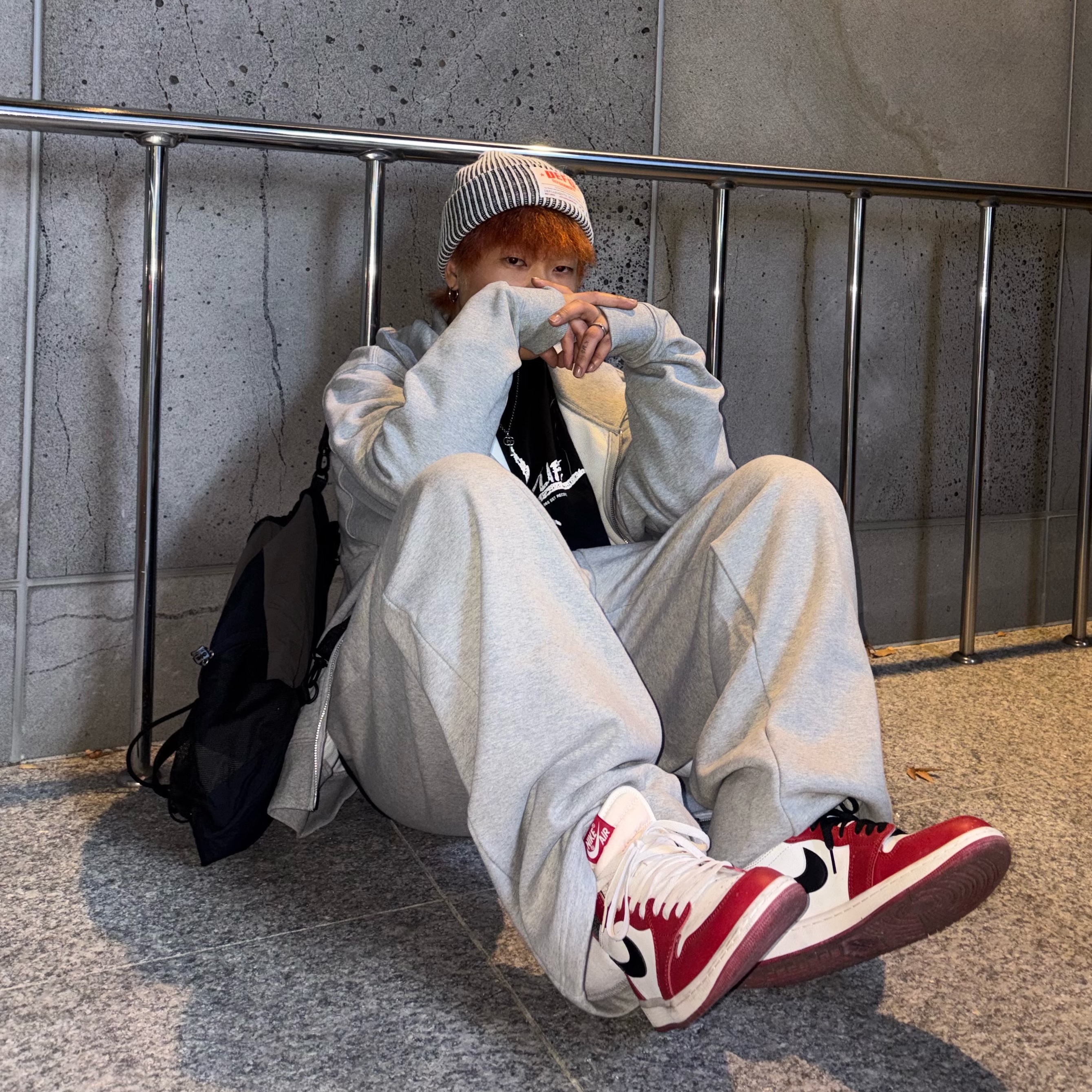 DEFGARMENTS Label Point Rib Beanie White, Jordan 1 Retro High OG Chicago 2022 착용 스타일 - 1