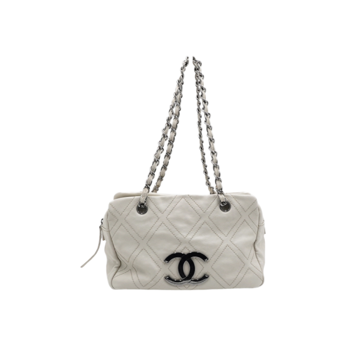 IT5KGAHP2HK3 Chanel White Leather CC Silver Logo Quilted Stitch Tote & Shoulder Bag