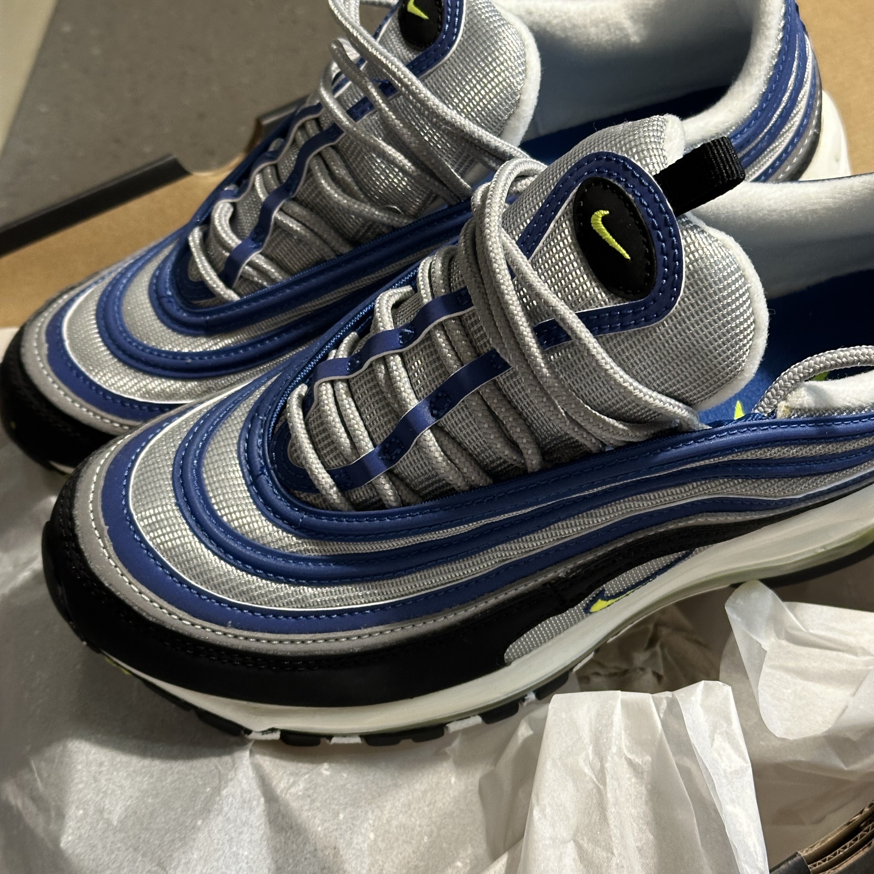 Nike Air Max 97 OG Atlantic Blue and Voltage Yellow 착용 스타일