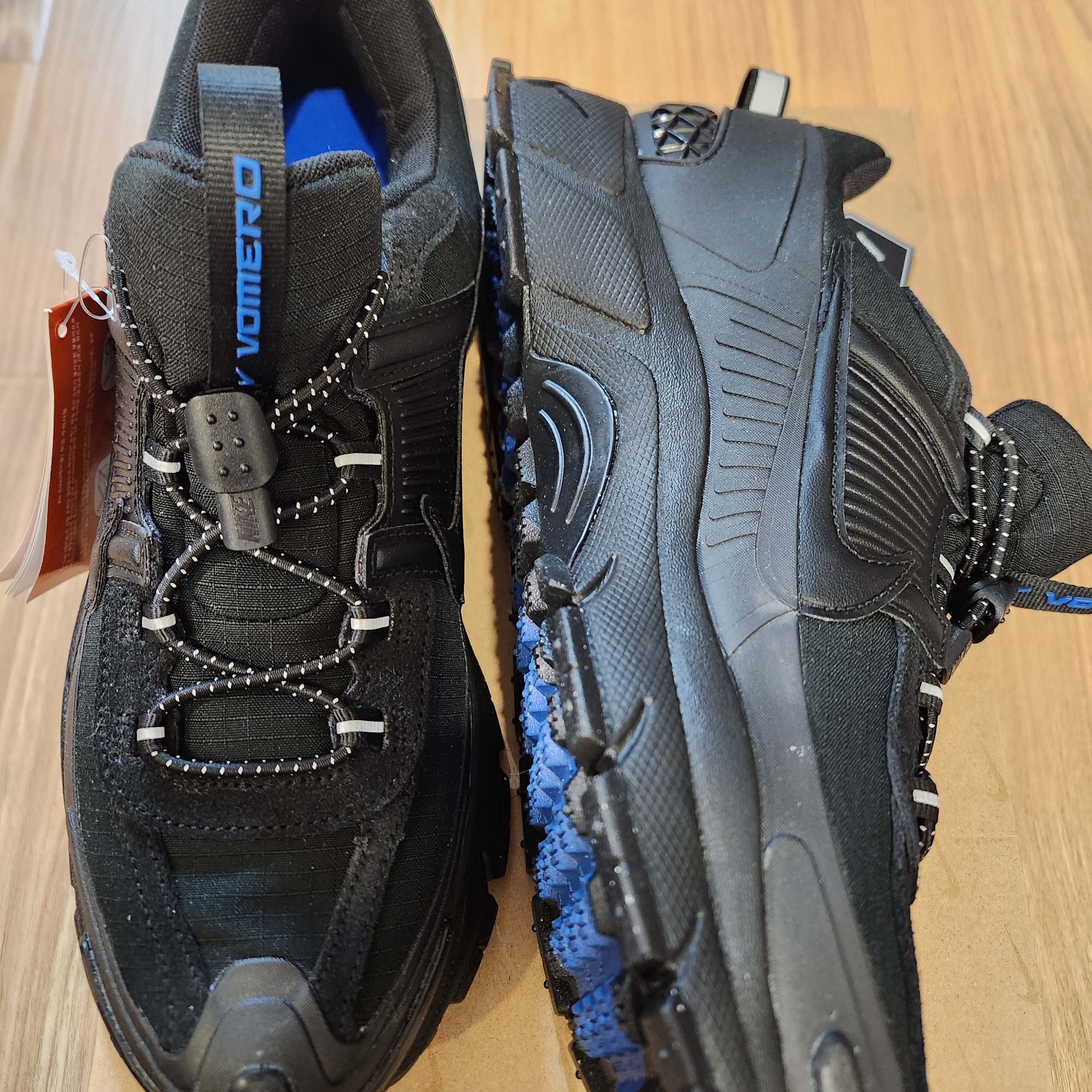 Nike Zoom Vomero Roam Black Racer Blue 착용 스타일