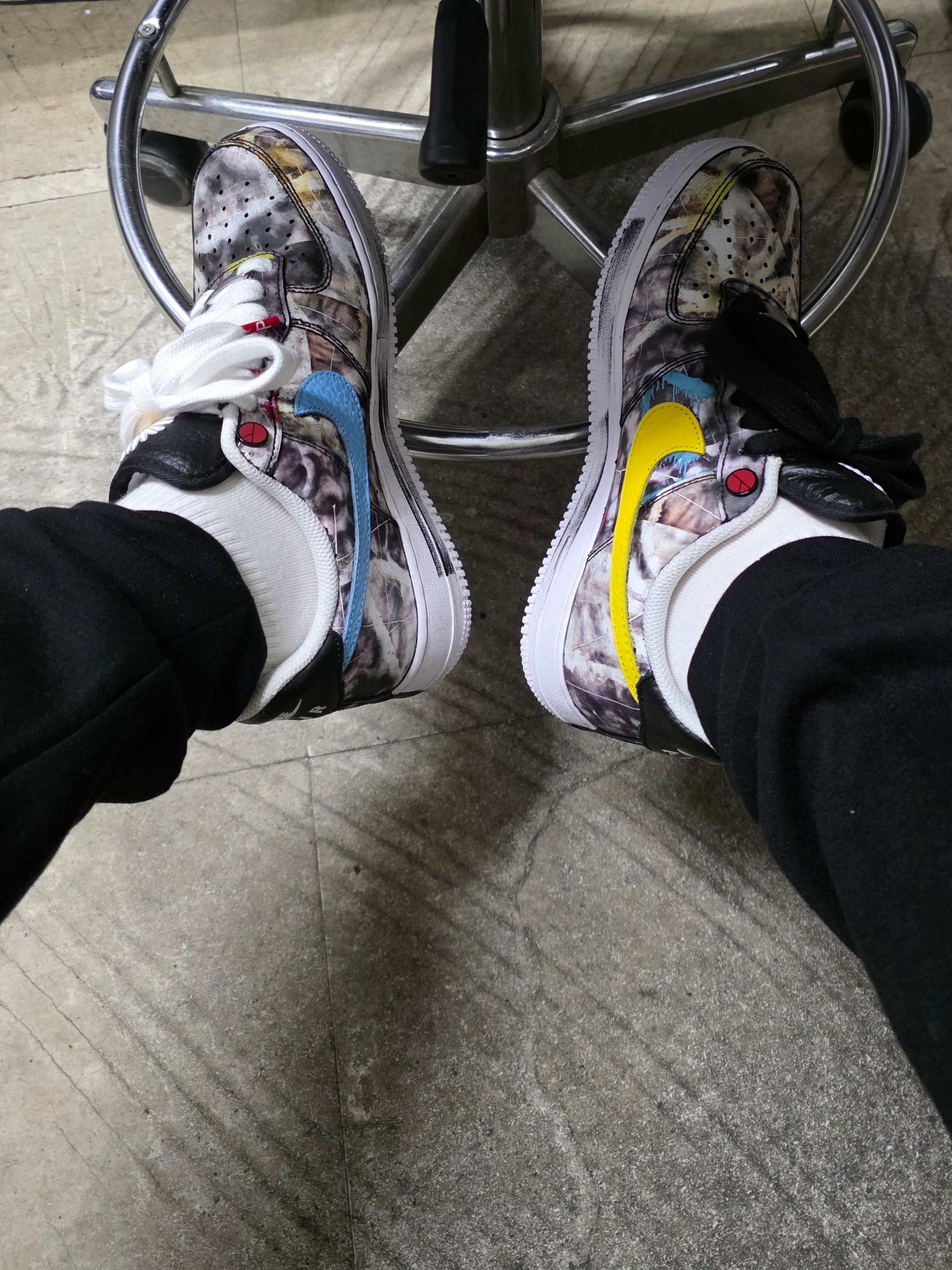 Nike x Peaceminusone Air Force 1 Low Para-Noise 3.0 Black and Multicolor 착용 스타일