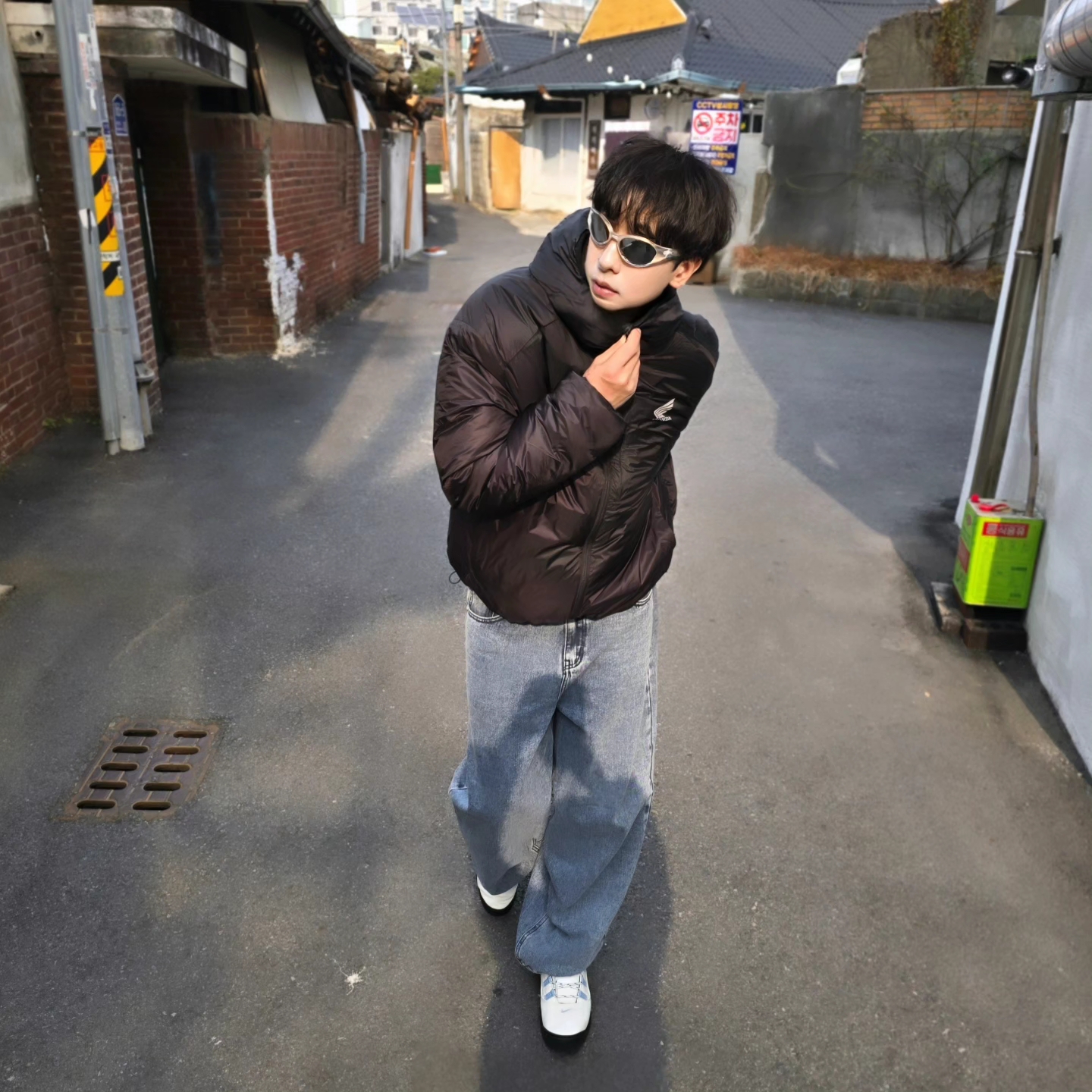 Honda H-Tech Non Quilting Hoodie Jacket Black, NOMANUAL Raw Vision Denim Pants White Blue 착용 스타일 - 3