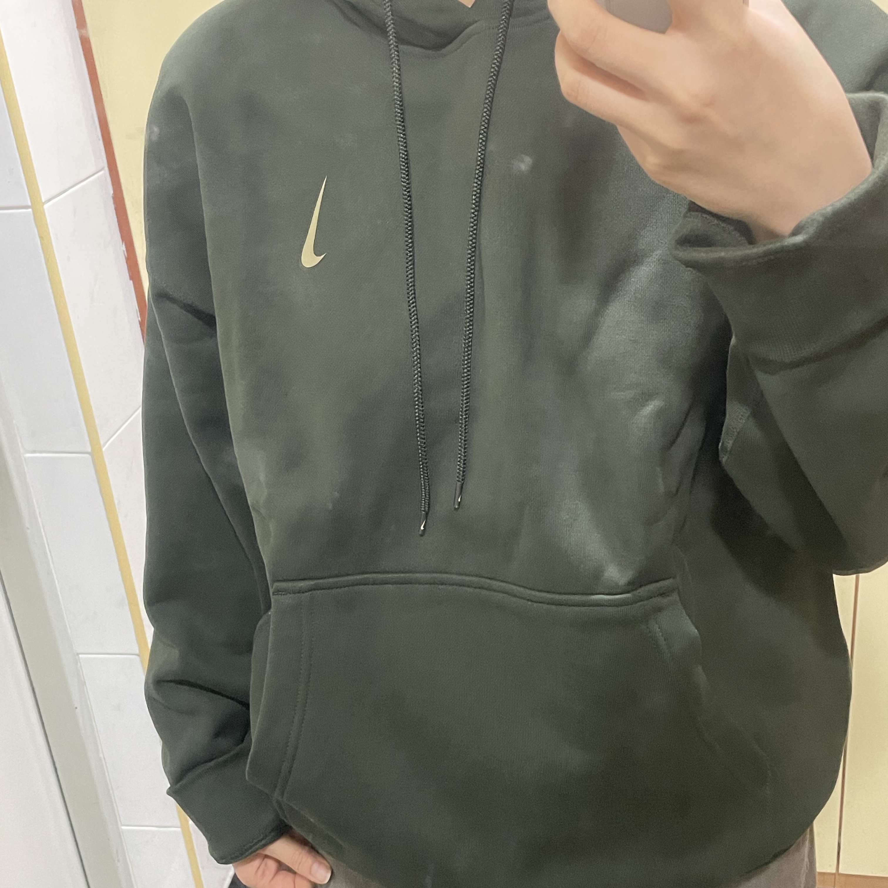 Nike x Billie Eilish NRG Fleece Hoodie Sequoia - US/EU 착용 스타일