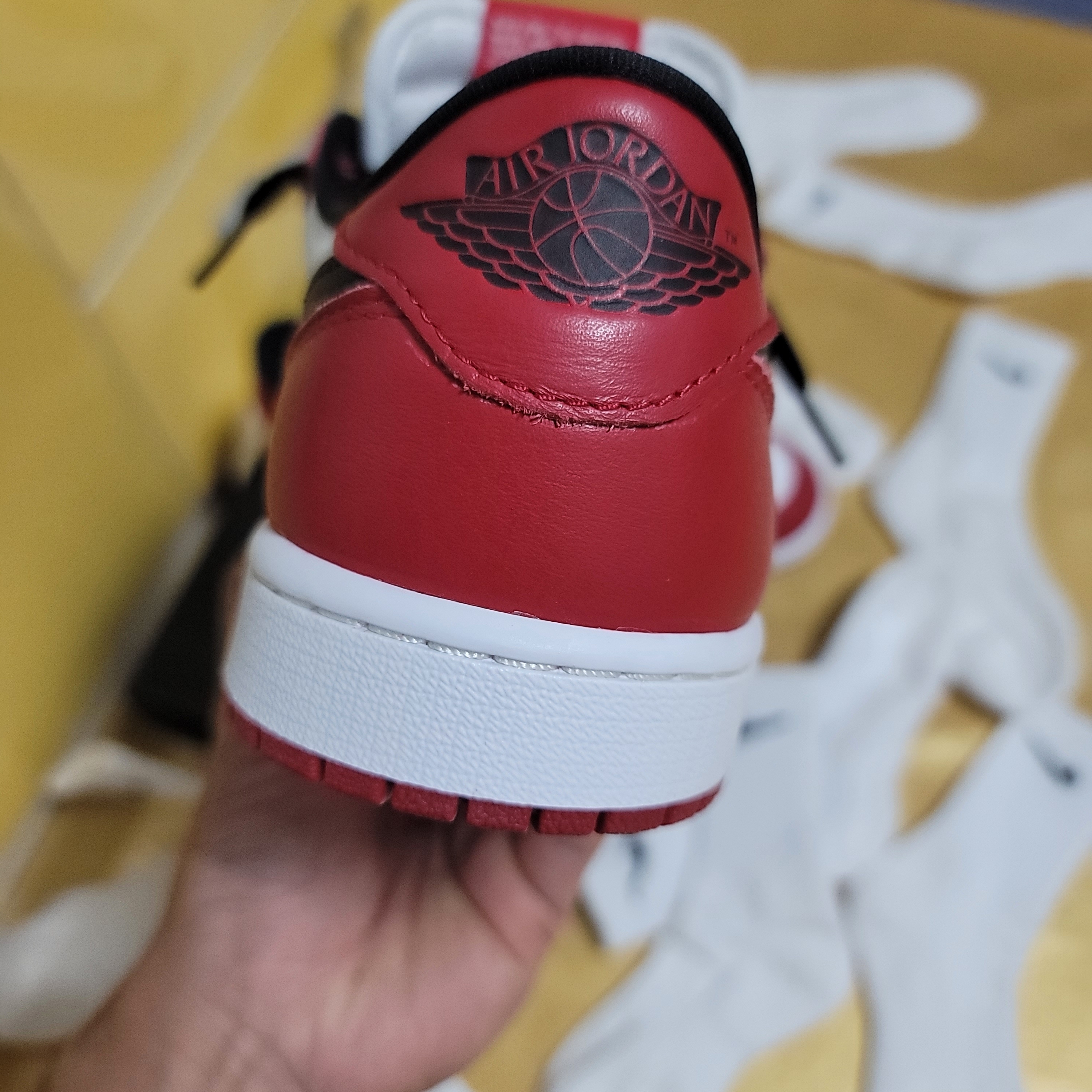 Jordan 1 Retro Low OG Chicago 착용 스타일 - 3