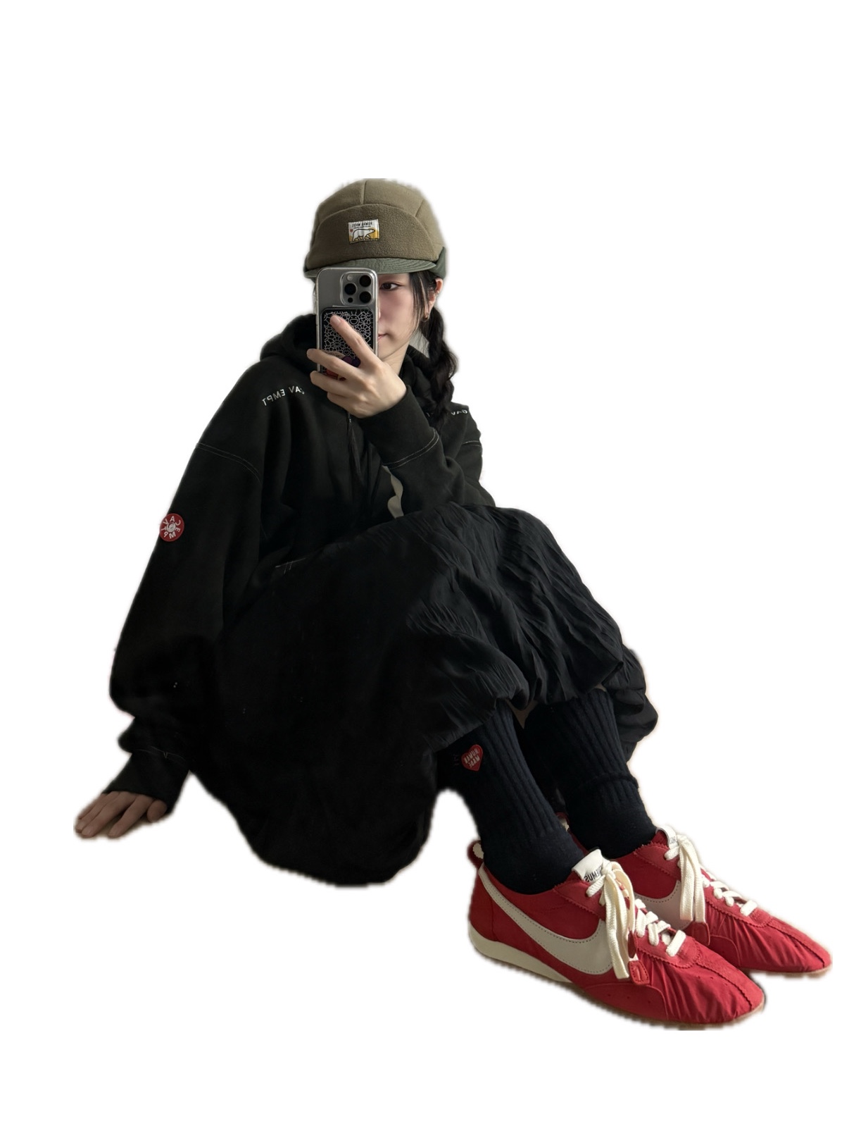 Nike x Jacquemus Moon Shoe SP University Red and Bicycle Yellow, Human Made Pile Socks Black 착용 스타일 - 2
