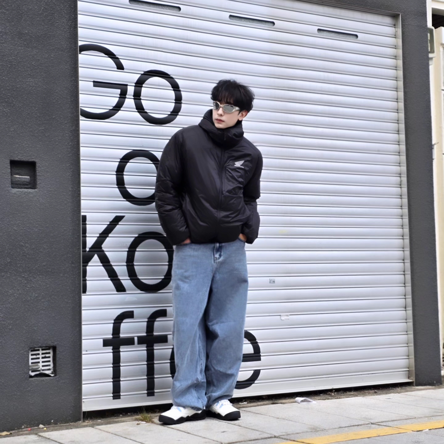 Honda H-Tech Non Quilting Hoodie Jacket Black, NOMANUAL Raw Vision Denim Pants White Blue 착용 스타일 - 3