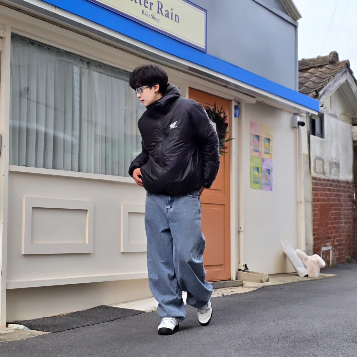 Honda H-Tech Non Quilting Hoodie Jacket Black, NOMANUAL Raw Vision Denim Pants White Blue 착용 스타일 - 4
