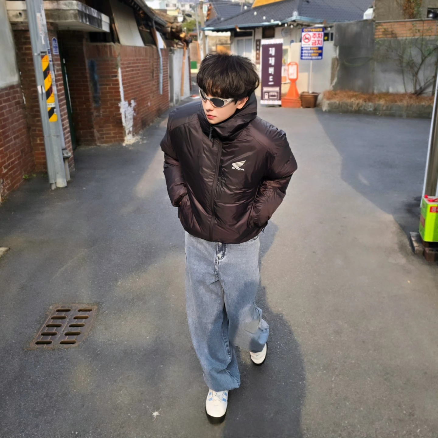 Honda H-Tech Non Quilting Hoodie Jacket Black, NOMANUAL Raw Vision Denim Pants White Blue 착용 스타일 - 2