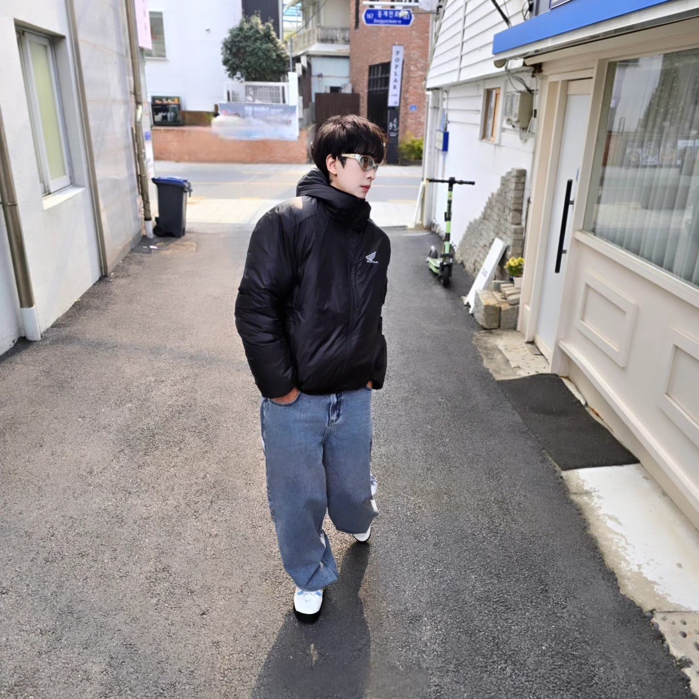 Honda H-Tech Non Quilting Hoodie Jacket Black, NOMANUAL Raw Vision Denim Pants White Blue 착용 스타일 - 3