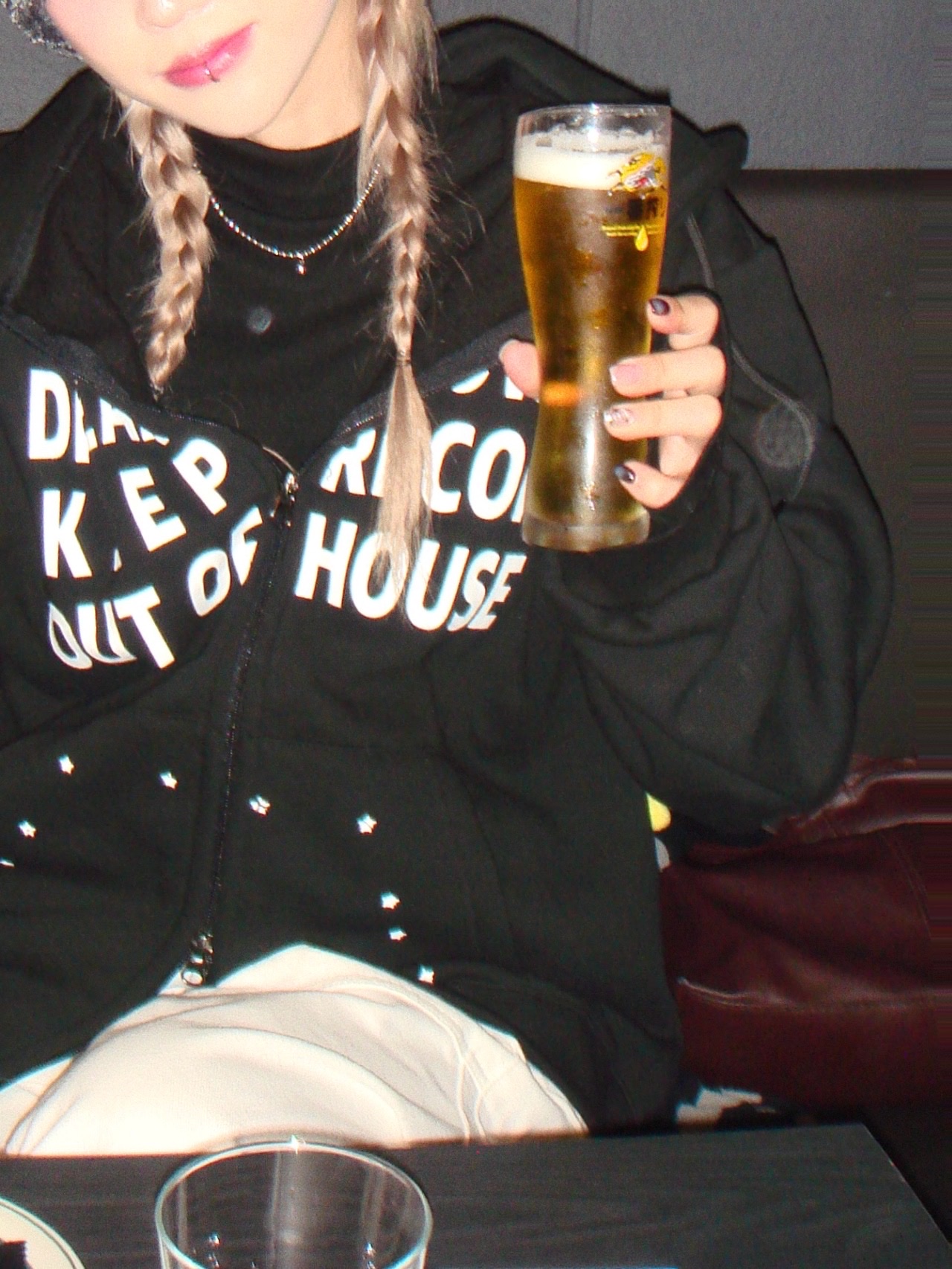 SLOW RECORD HOUSE Typo Star Hood Zip-up Black 착용 스타일 - 4