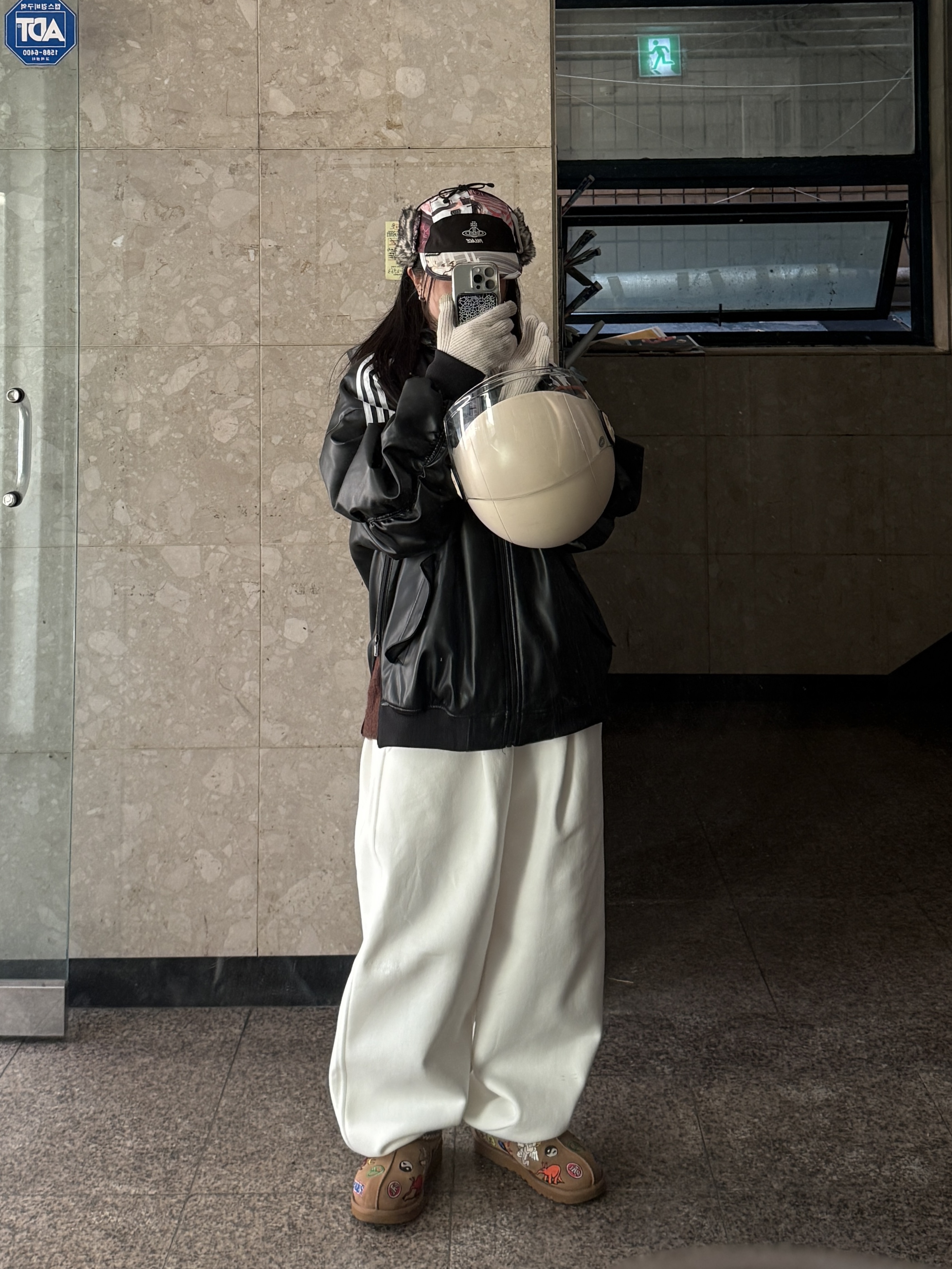 (W) Adidas Adilenium Xl Faux Leather Jacket Black - KR Sizing, UGG x Palace Tasman Slipper Chestnut 착용 스타일 - 1