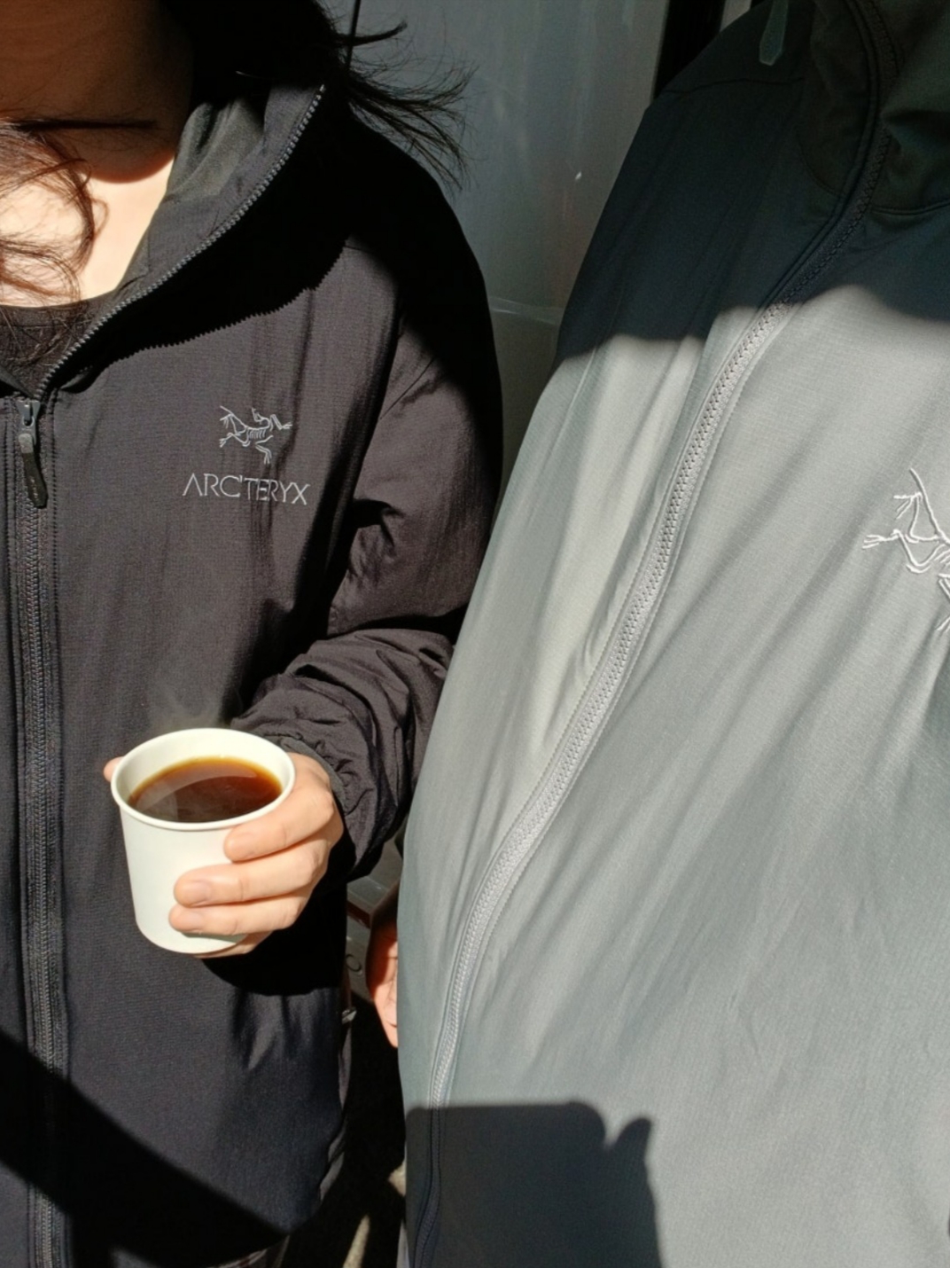 Arc'teryx Atom Hoody Void, (W) Arc'teryx Atom Hoody Black 착용 스타일 - 1