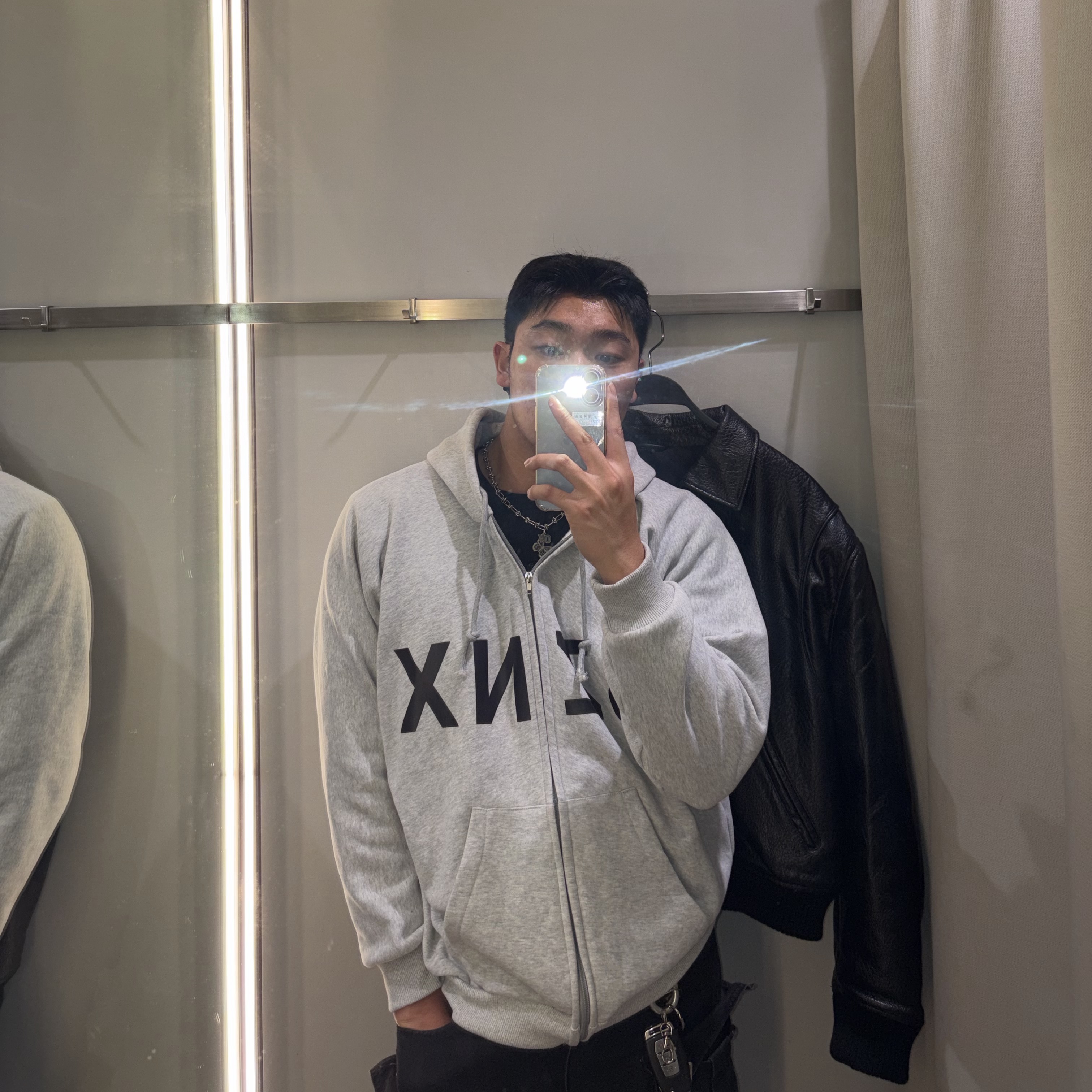 Yeezy HD-10 Grey - Korea Limited 착용 스타일