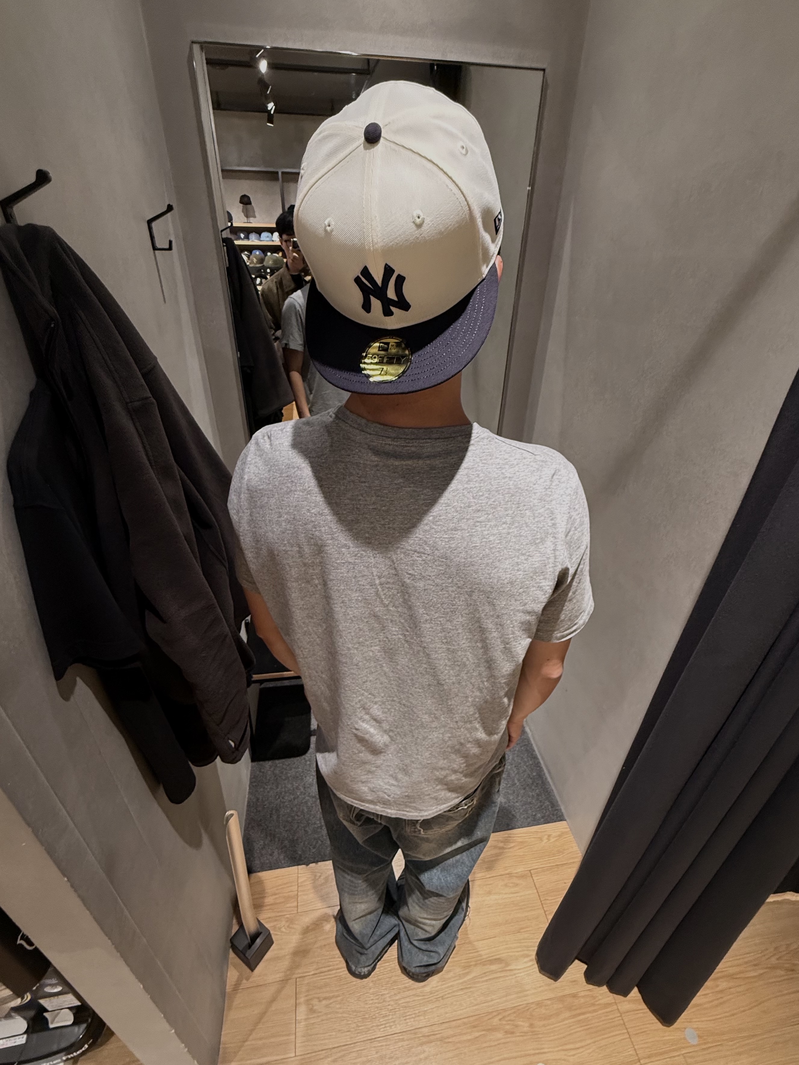 New Era 59Fifty MLB Authentic New York Yankees Game Navy 착용 스타일