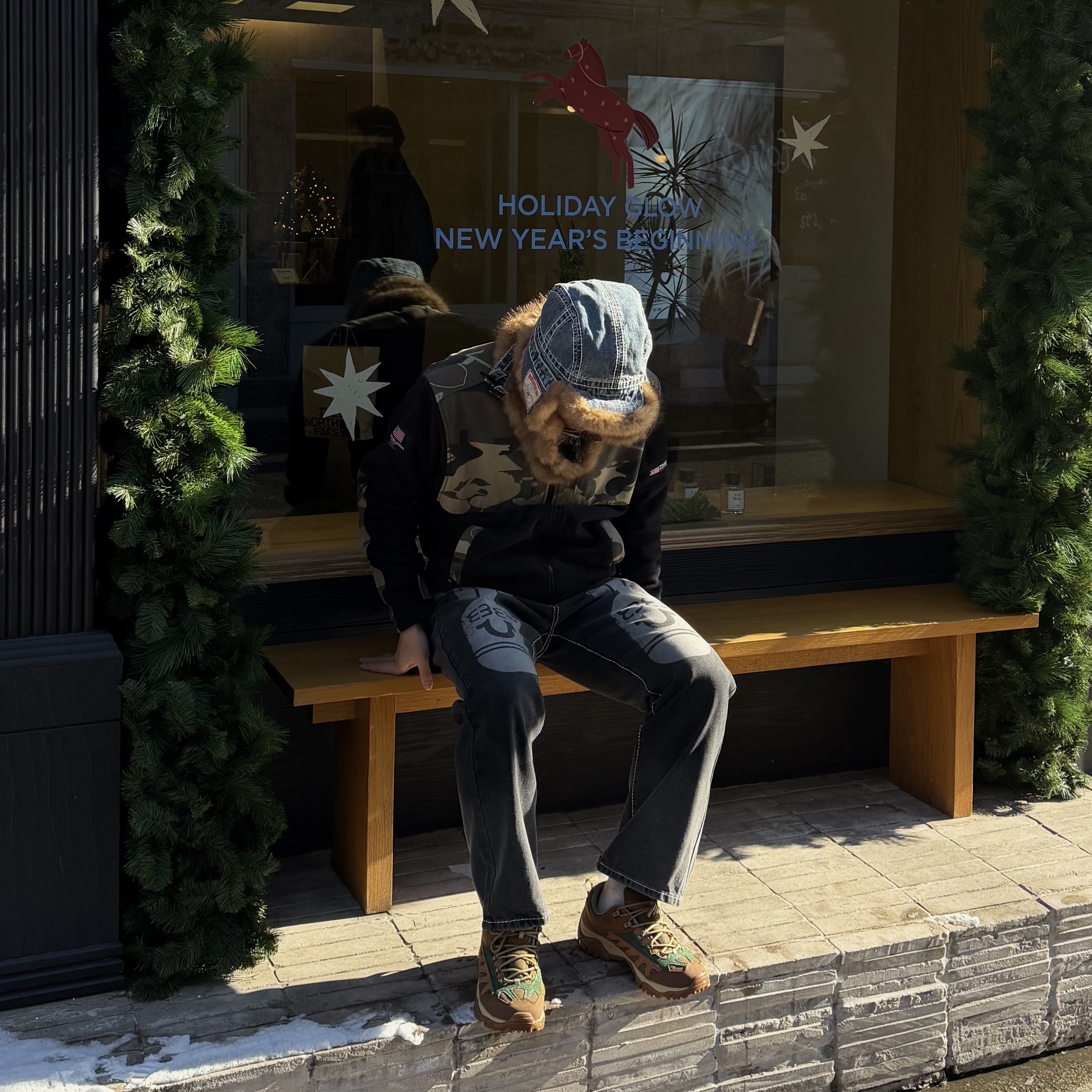 True Religion True Fur Cap_Indigo, True Religion SOF Block Fleece Jacket_Camo 착용 스타일 - 4