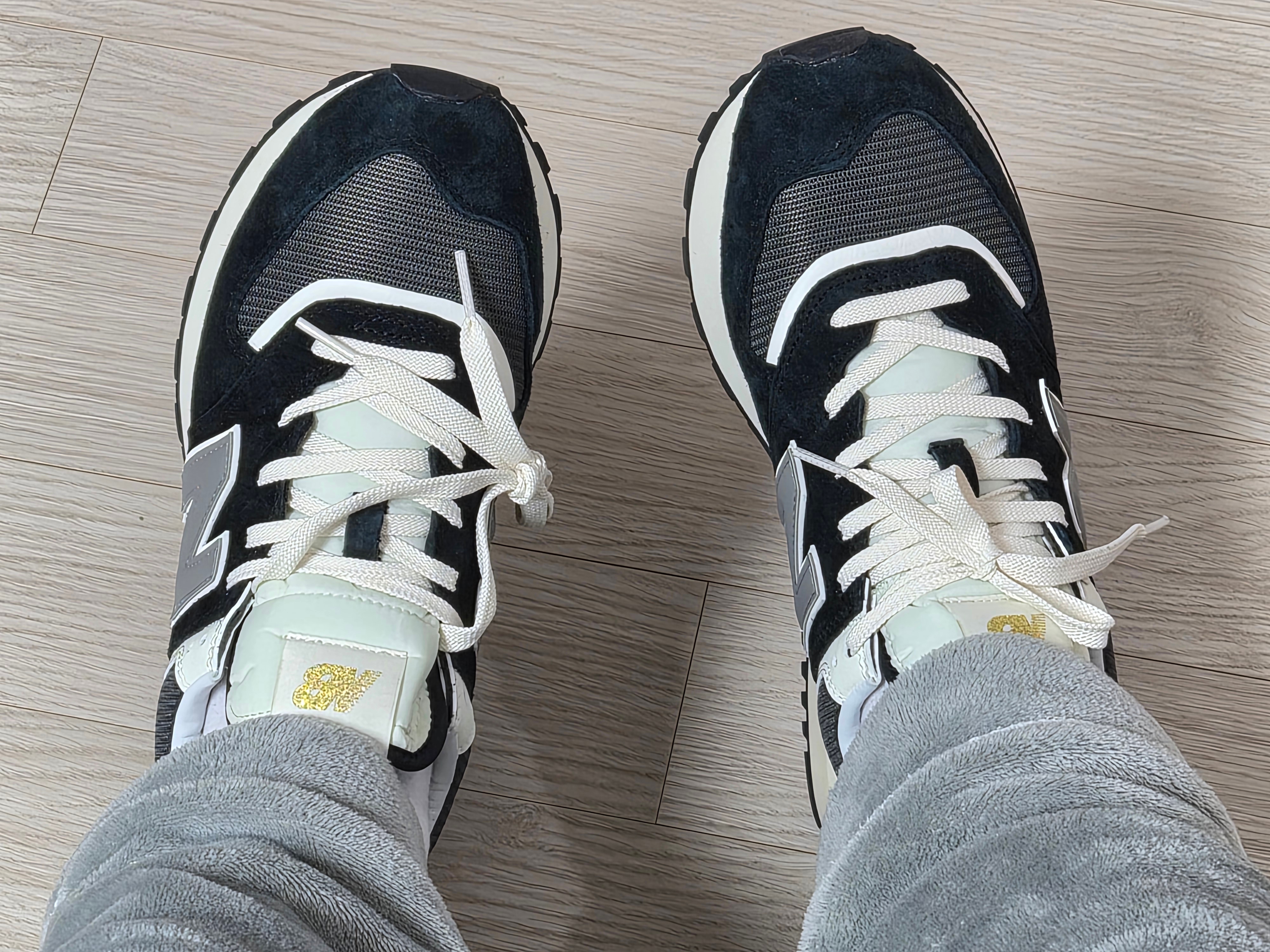 New Balance 574 Legacy Black 착용 스타일 - 1