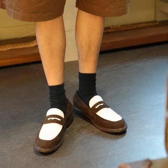 PENNY PLATE Men Suede Loafer Dark Brown Low 착용 스타일 - 2