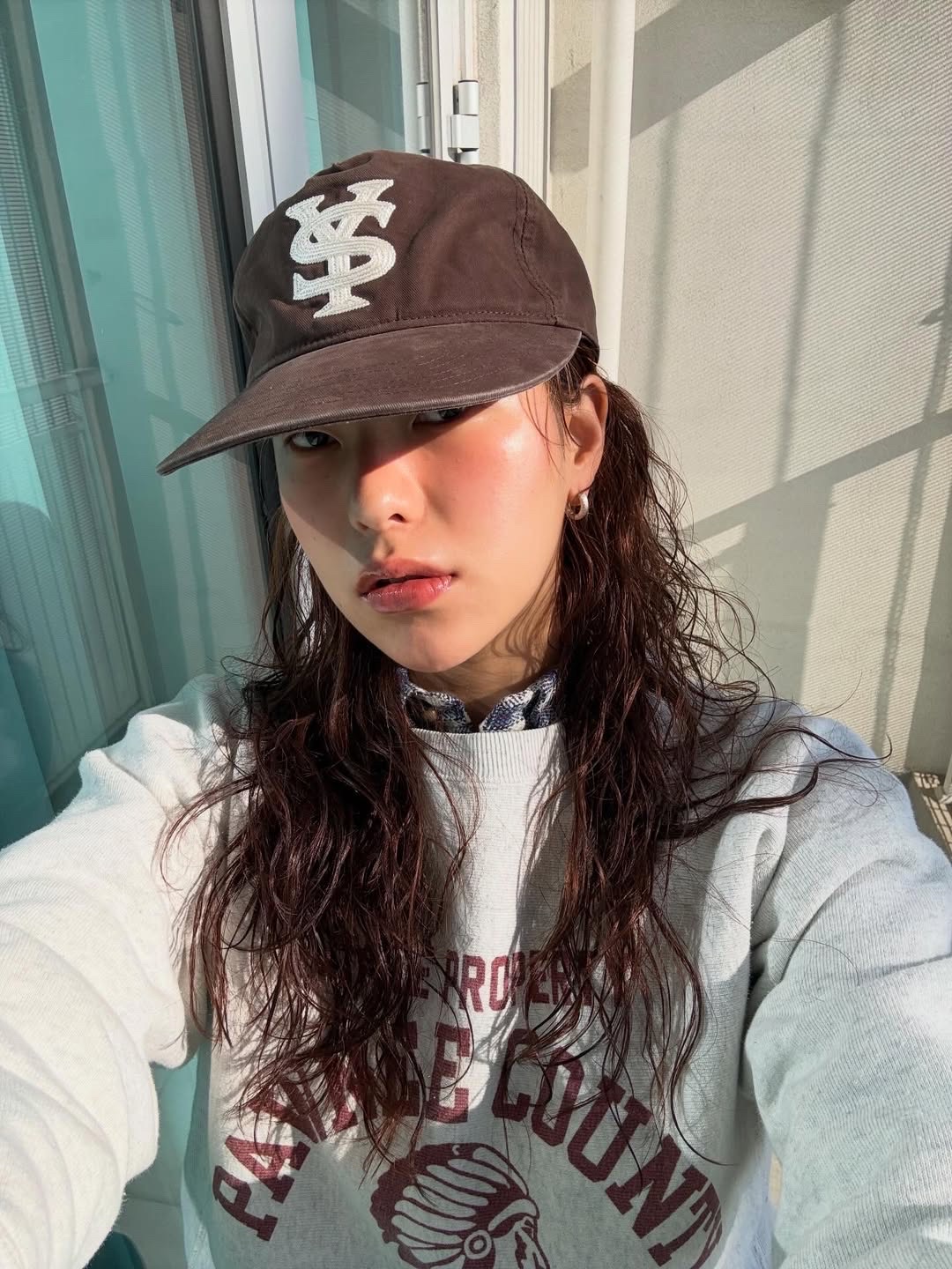 Sunday Ceremony Sy Logo 5 Panel Cotton Cap - Brown 착용 스타일 - 3
