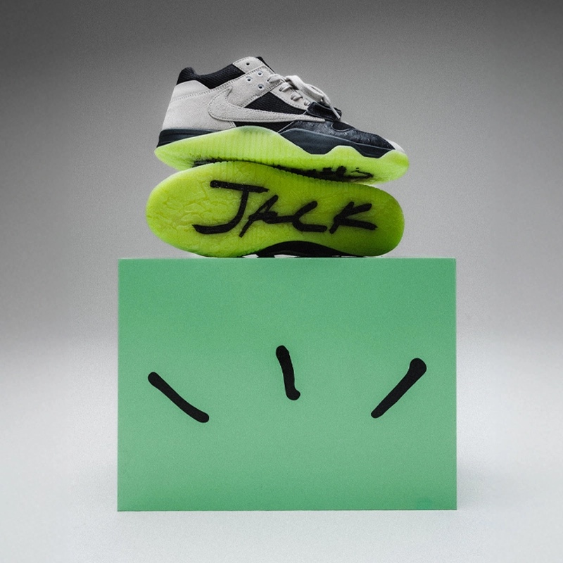 Jordan x Travis Scott x Chase B Jumpman Jack TR Black Night Silver 착용 스타일 - 1