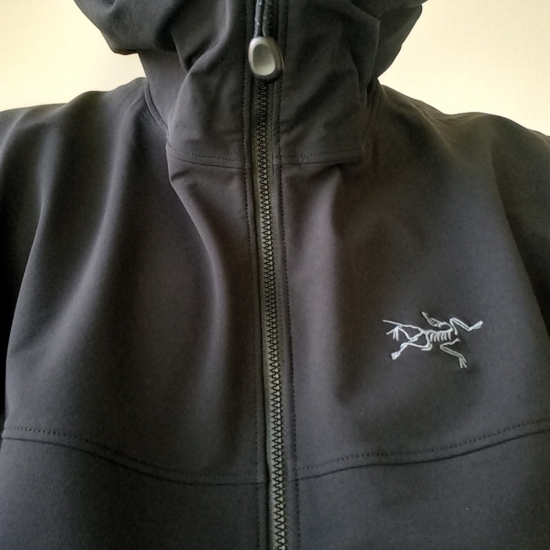 Arc'teryx Gore 5 Panel Cap Black, Arc'teryx Gamma Hoody Black 착용 스타일 - 2