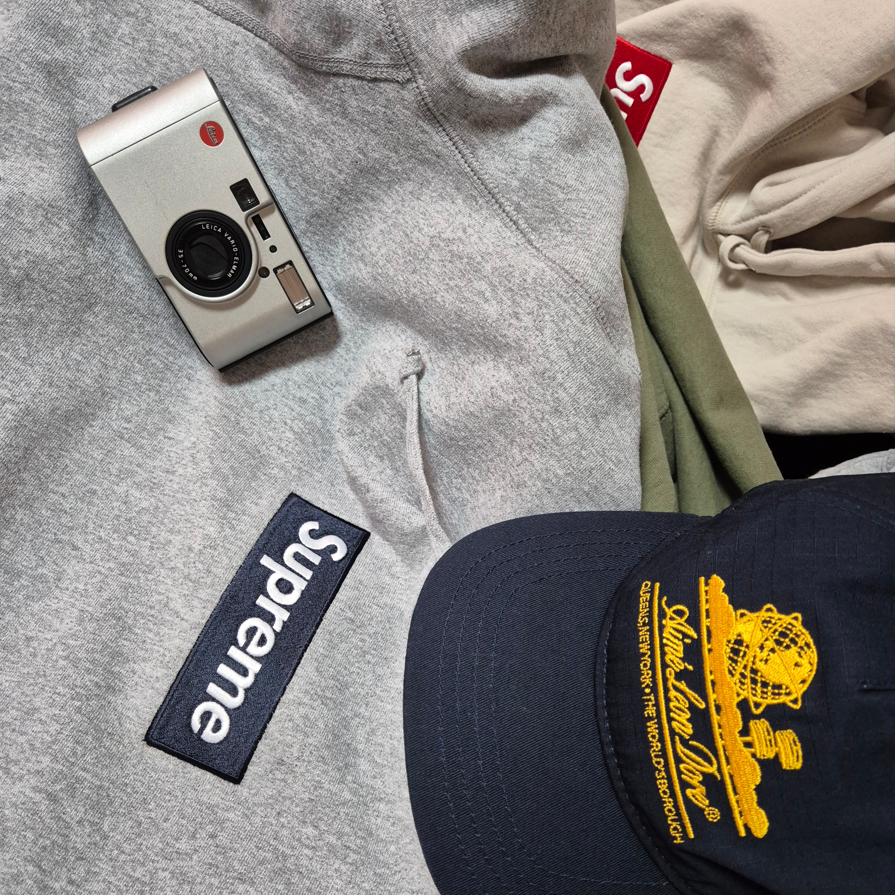 Aime Leon Dore Unisphere Evening Blue, Supreme Box Logo Hooded Sweatshirt Heather Grey - 25FW 착용 스타일