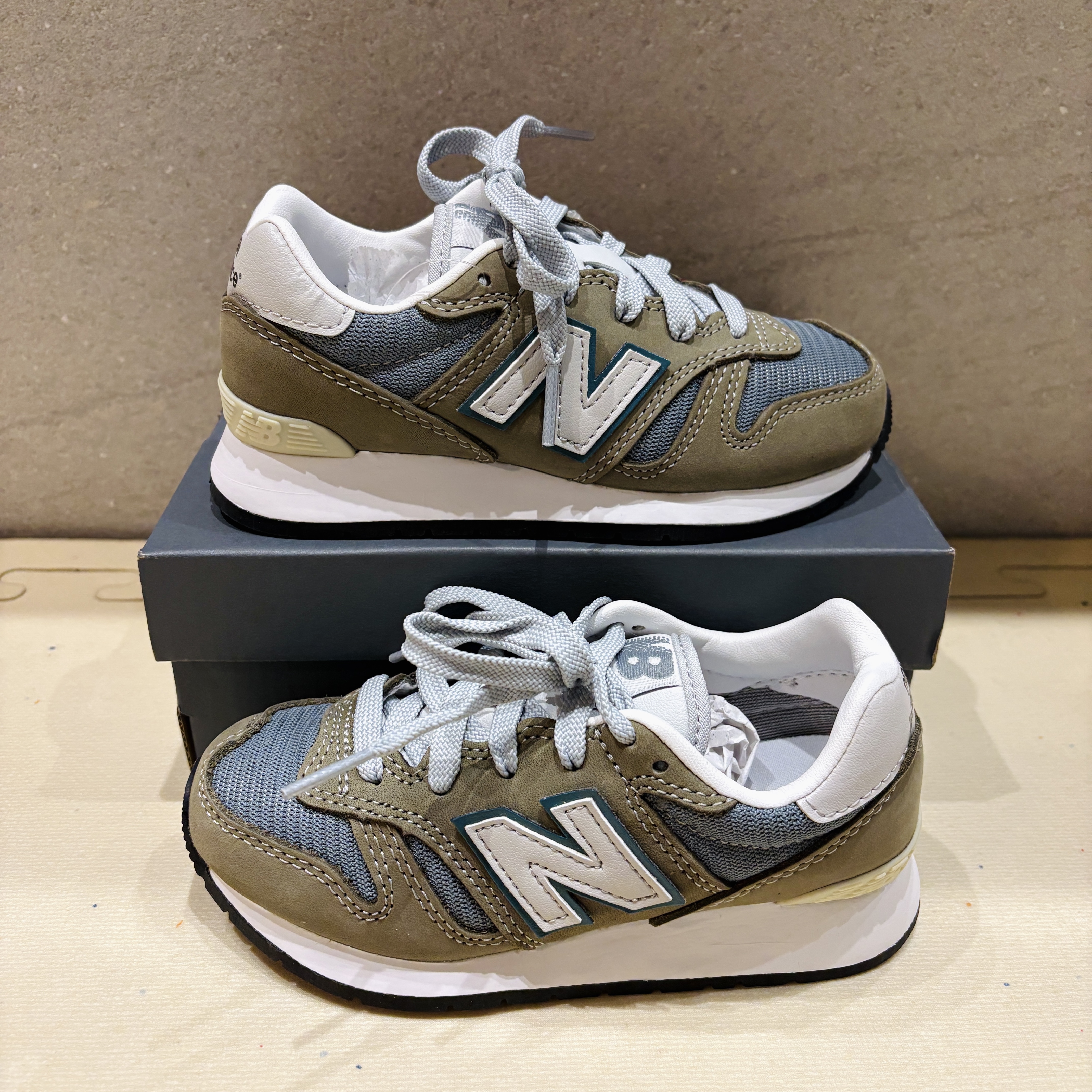 (PS) New Balance 1300 Trooper Cool Grey 착용 스타일 - 1