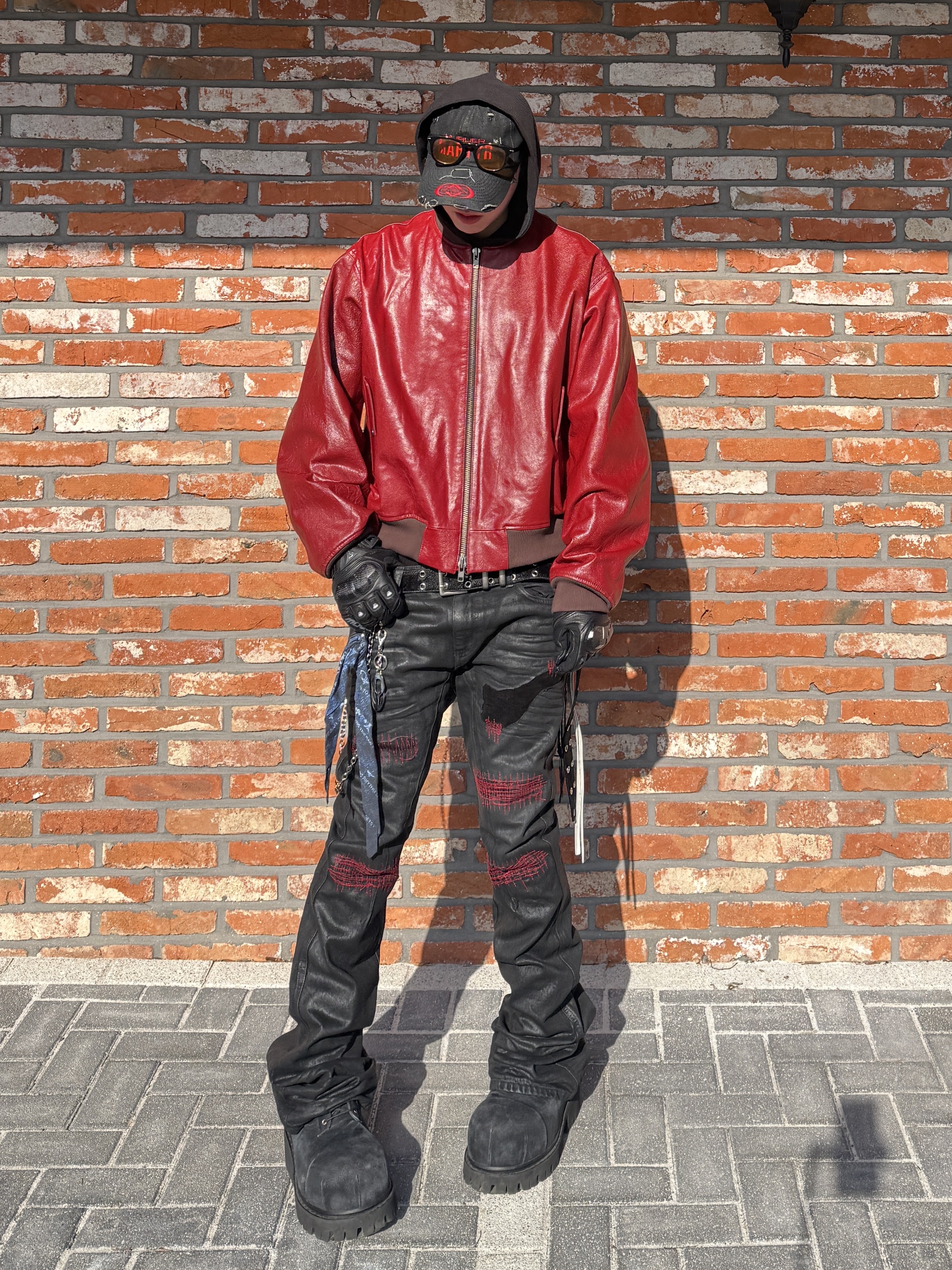 Undermycar Hommage Embraced The Fireworks Goatskin Blouson Red - 24FW, Undermycar x Emostanceclub Emoun Destroyed Cowhide Suede Red Stitch Denim Toreador - 23FW 착용 스타일 - 6