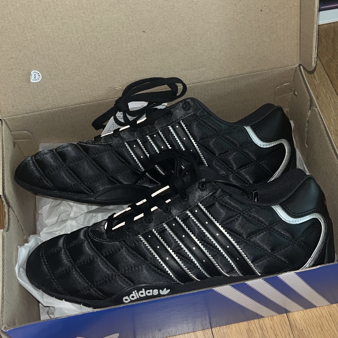 (W) Adidas Adiracer Lo Core Black Silver Metallic 착용 스타일