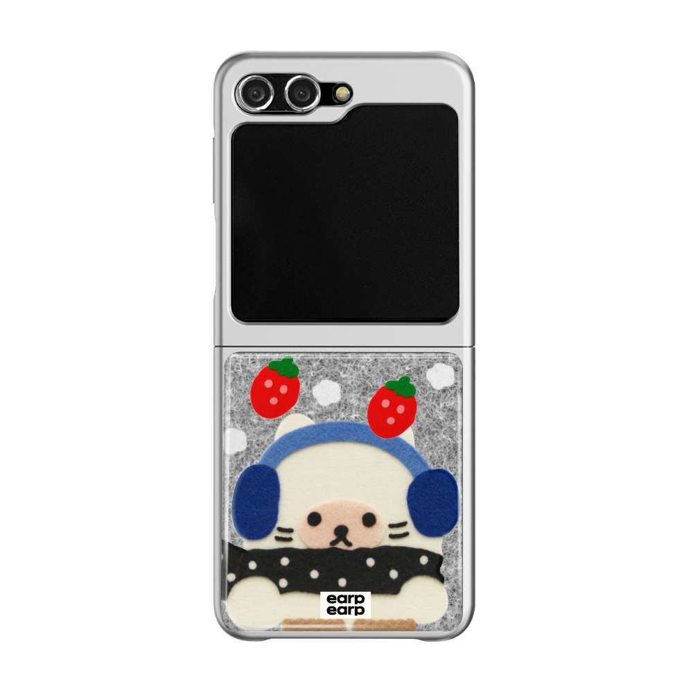 E2512_0149_2 earpearp Strawberry Earmuff Chichi Z Flip Epoxy Case Silver MagSafe