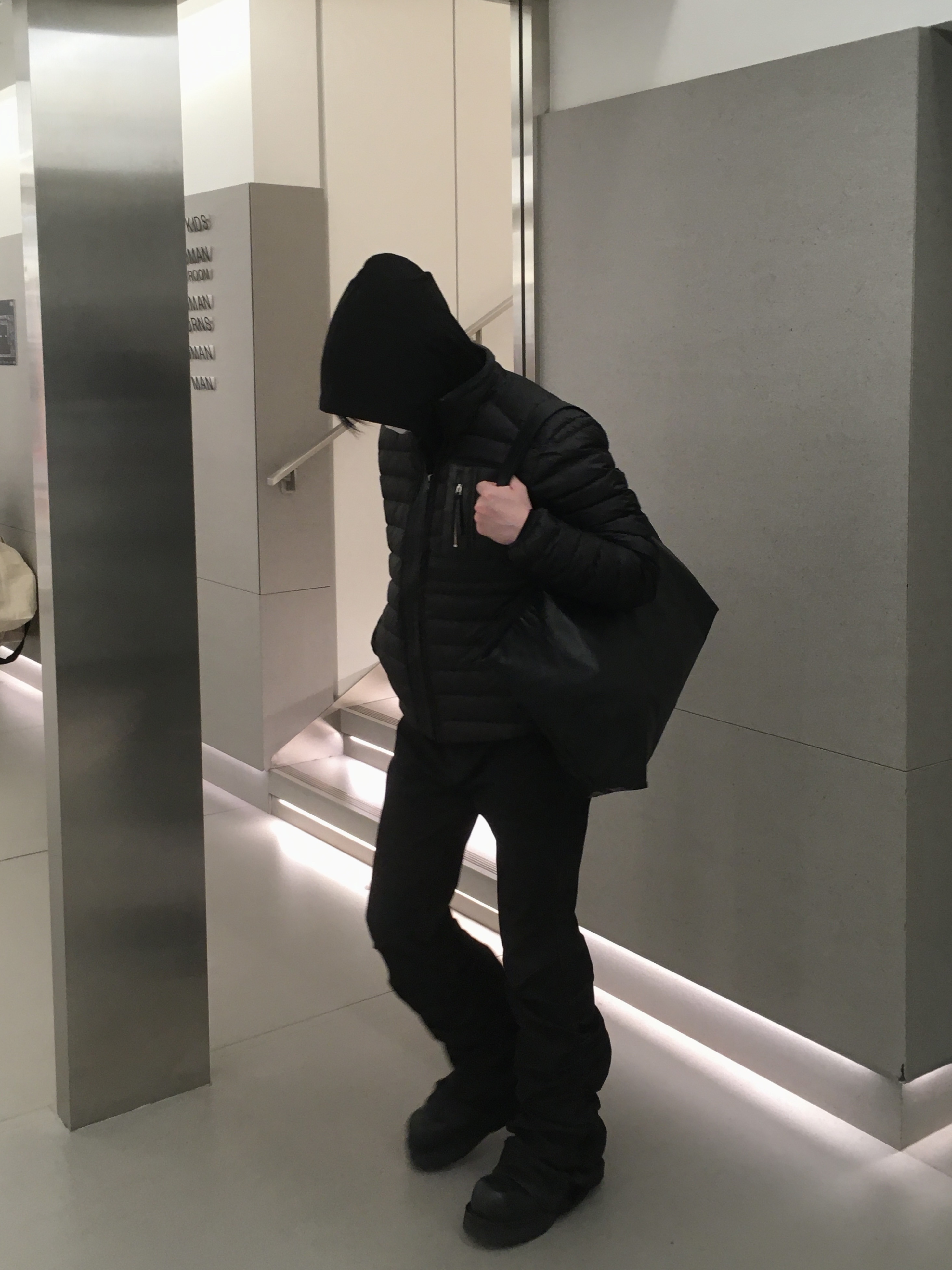 (W) Balenciaga Venom Boot Black, Balenciaga Venom Boot Black 착용 스타일 - 1