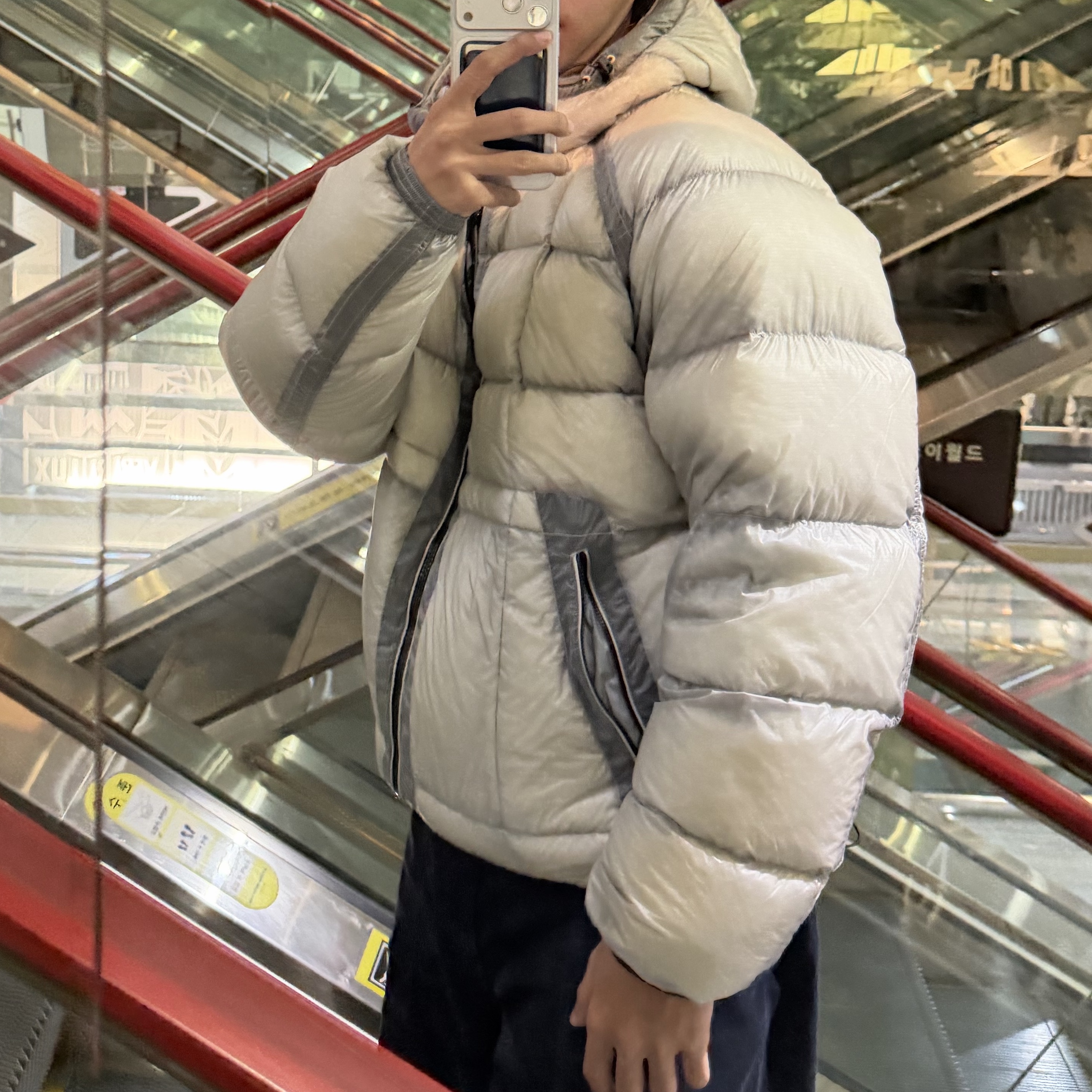 C.P. Company Korea Exclusive D.D. Shell Hooded Down Jacket Lunar Rock - 25FW 착용 스타일