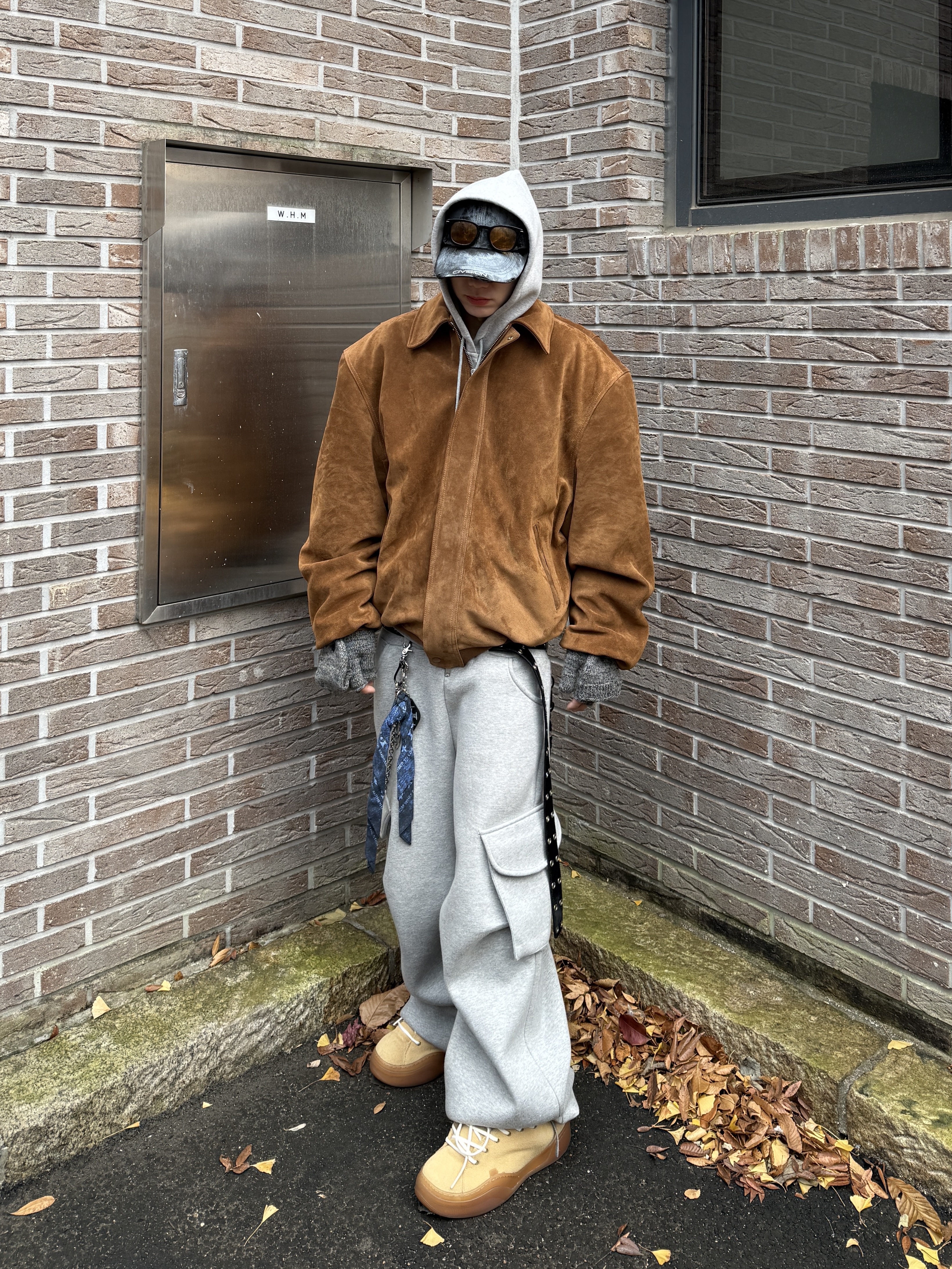 Kamien x MJD Double Hole Belt Black Shearling Calfskin, MJD X KOIN SEOUL Wide Cargo Sweat Pants 착용 스타일 - 3