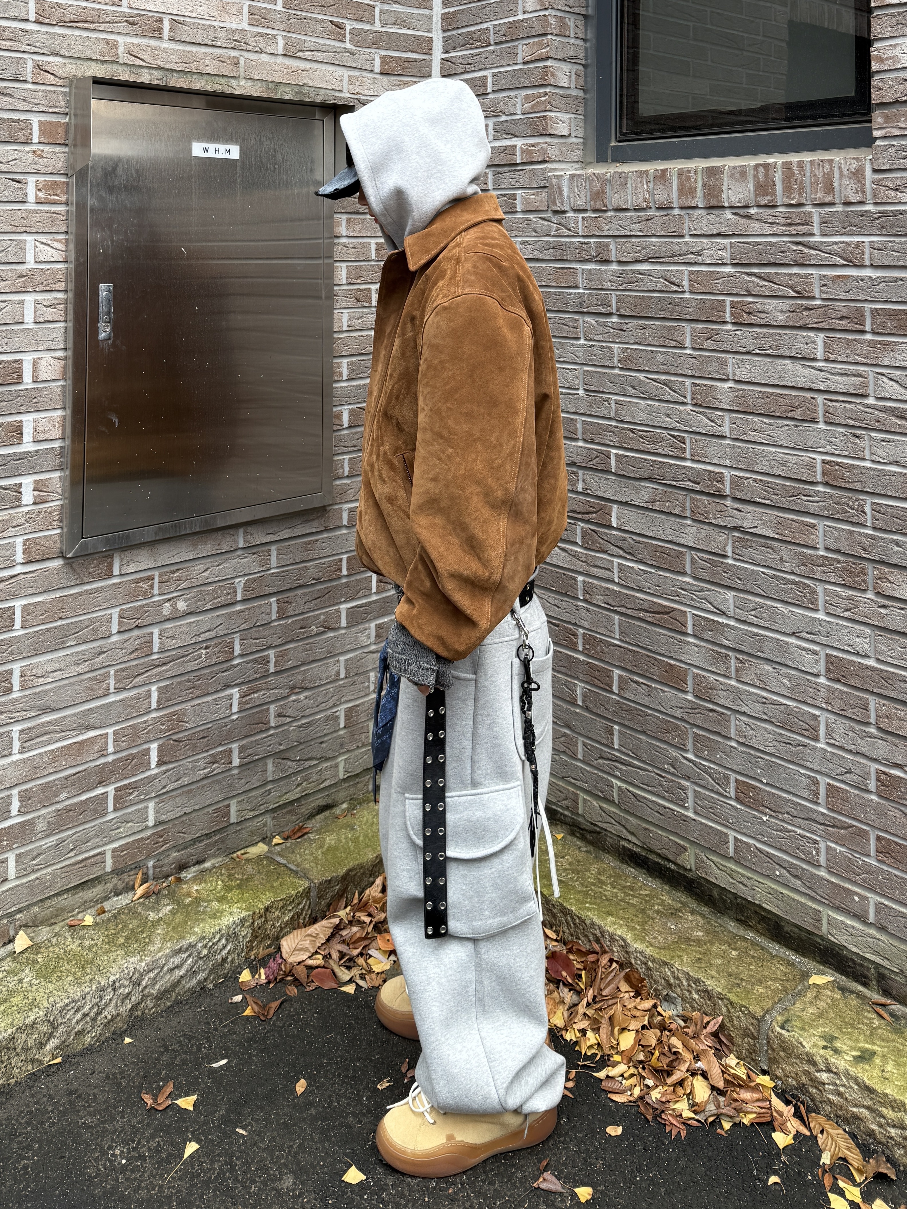 Kamien x MJD Double Hole Belt Black Shearling Calfskin, MJD X KOIN SEOUL Wide Cargo Sweat Pants 착용 스타일 - 5
