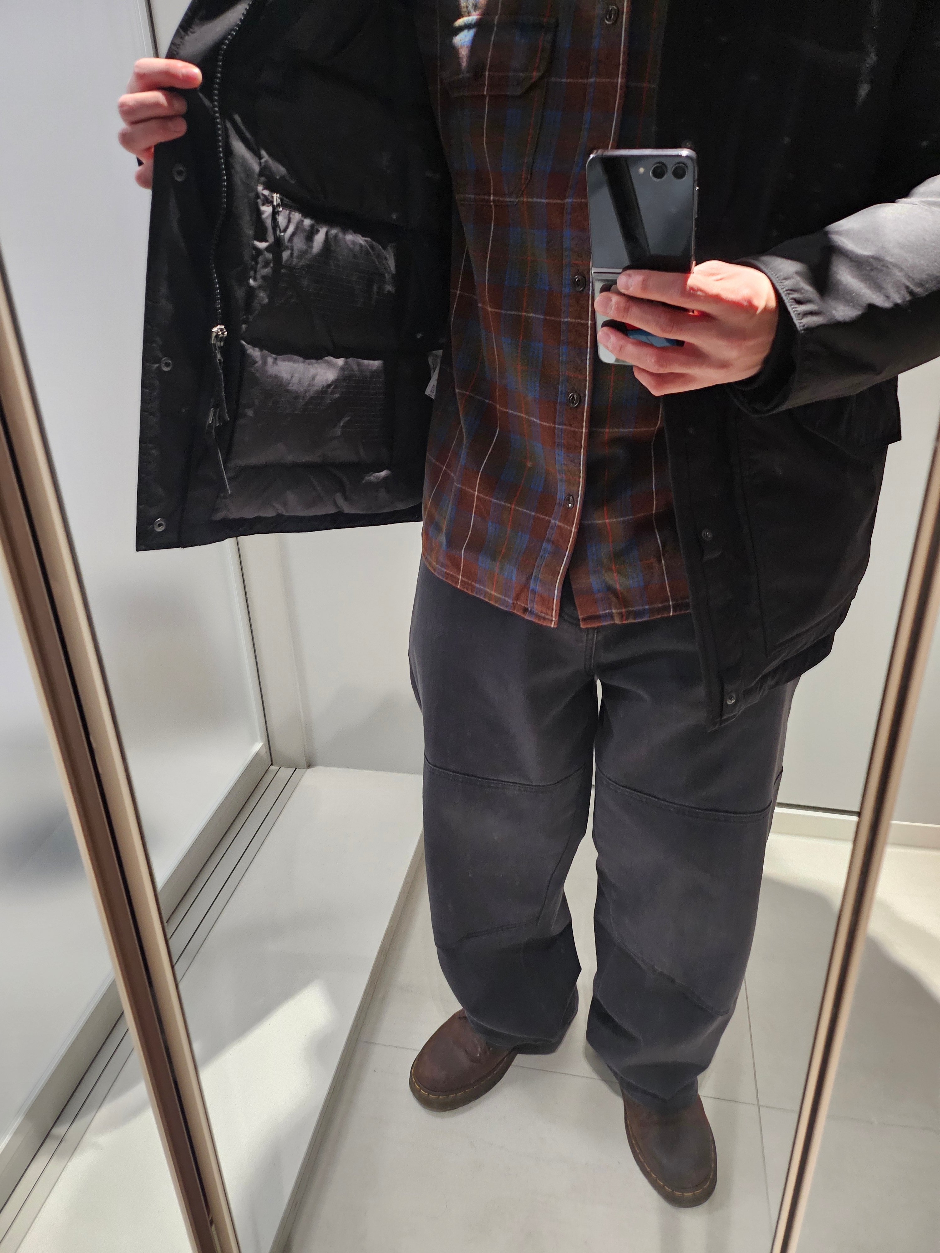 Nanamica Gore-Tex Down Coat Black, Obey Bigwig Twill Double Knee Pants Laurel Wreath 착용 스타일 - 3