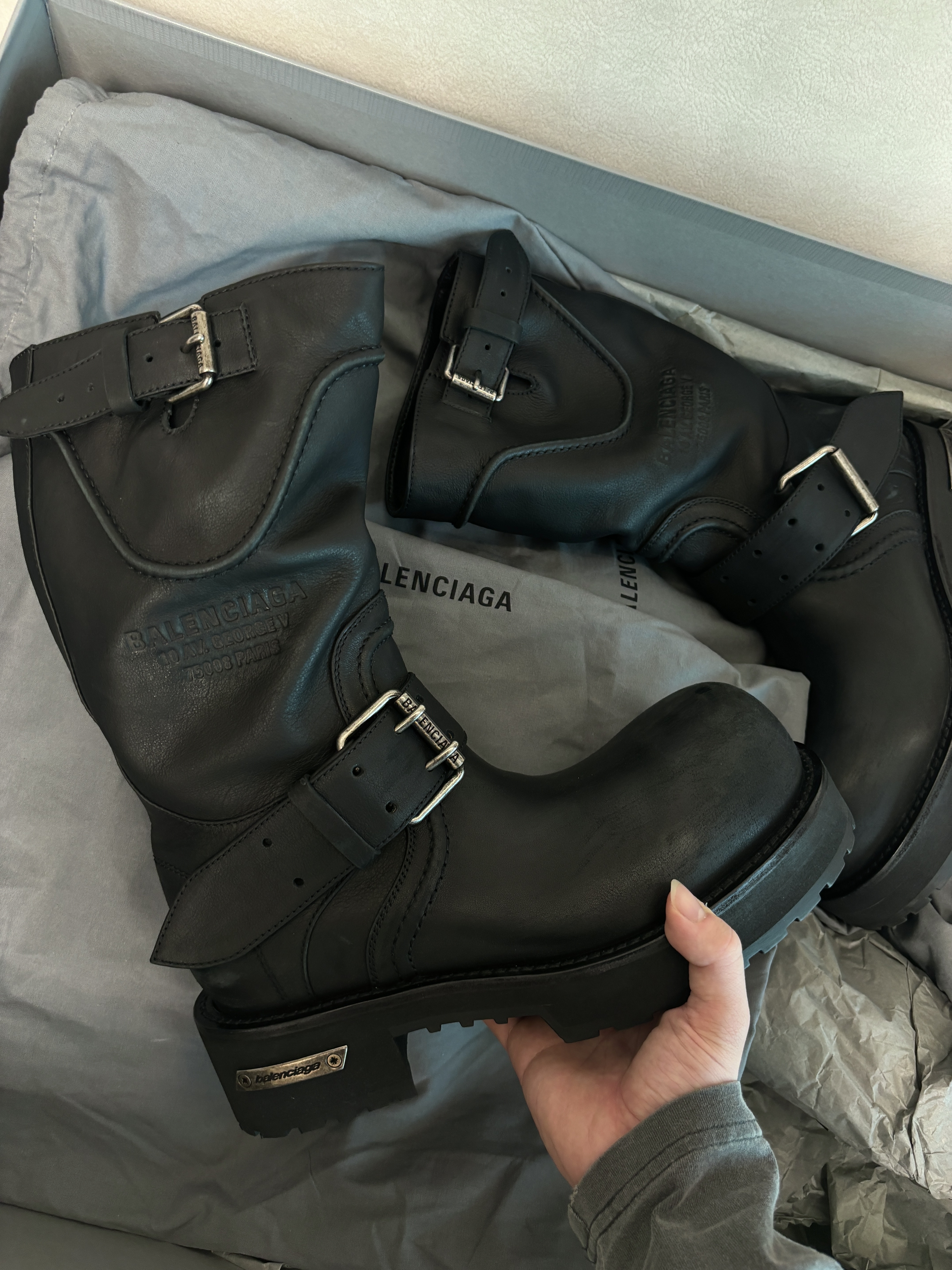 (W) Balenciaga Venom Boot Black, Balenciaga Venom Boot Black 착용 스타일 - 4