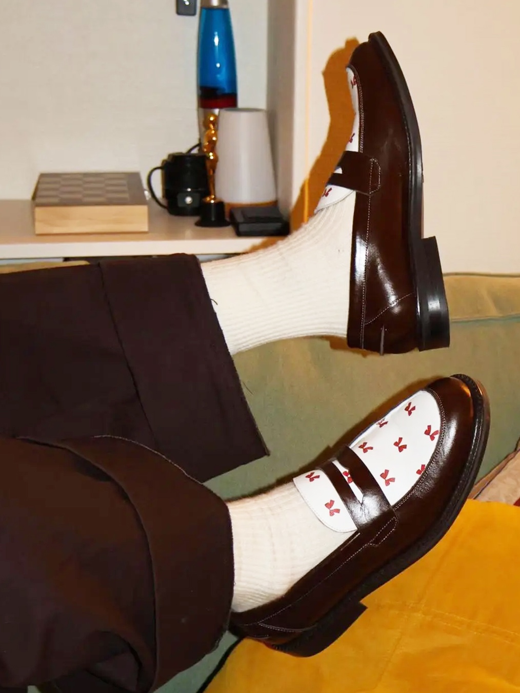 [KREAM 단독] PENNY PLATE Men Loafer Ribbon Brown Low 착용 스타일