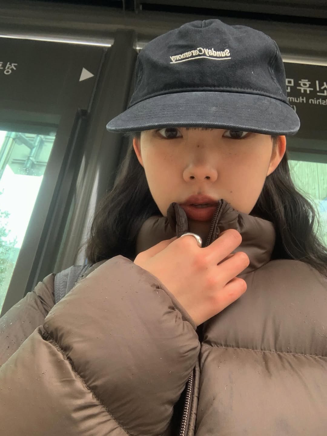 Sunday Ceremony Sunday Logo 5 Panel Cotton Cap - Black 착용 스타일 - 2