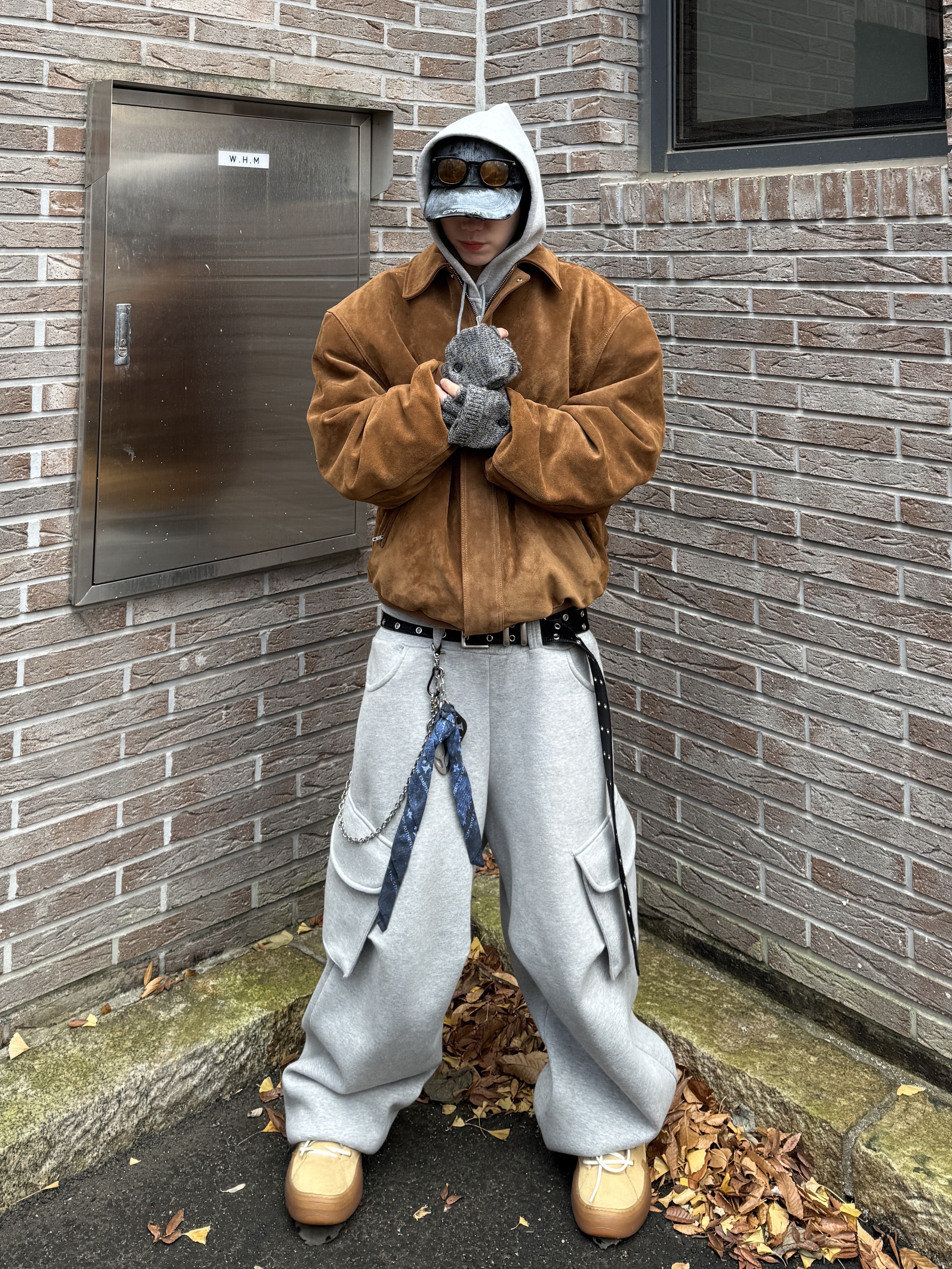 Kamien x MJD Double Hole Belt Black Shearling Calfskin, MJD X KOIN SEOUL Wide Cargo Sweat Pants 착용 스타일 - 1