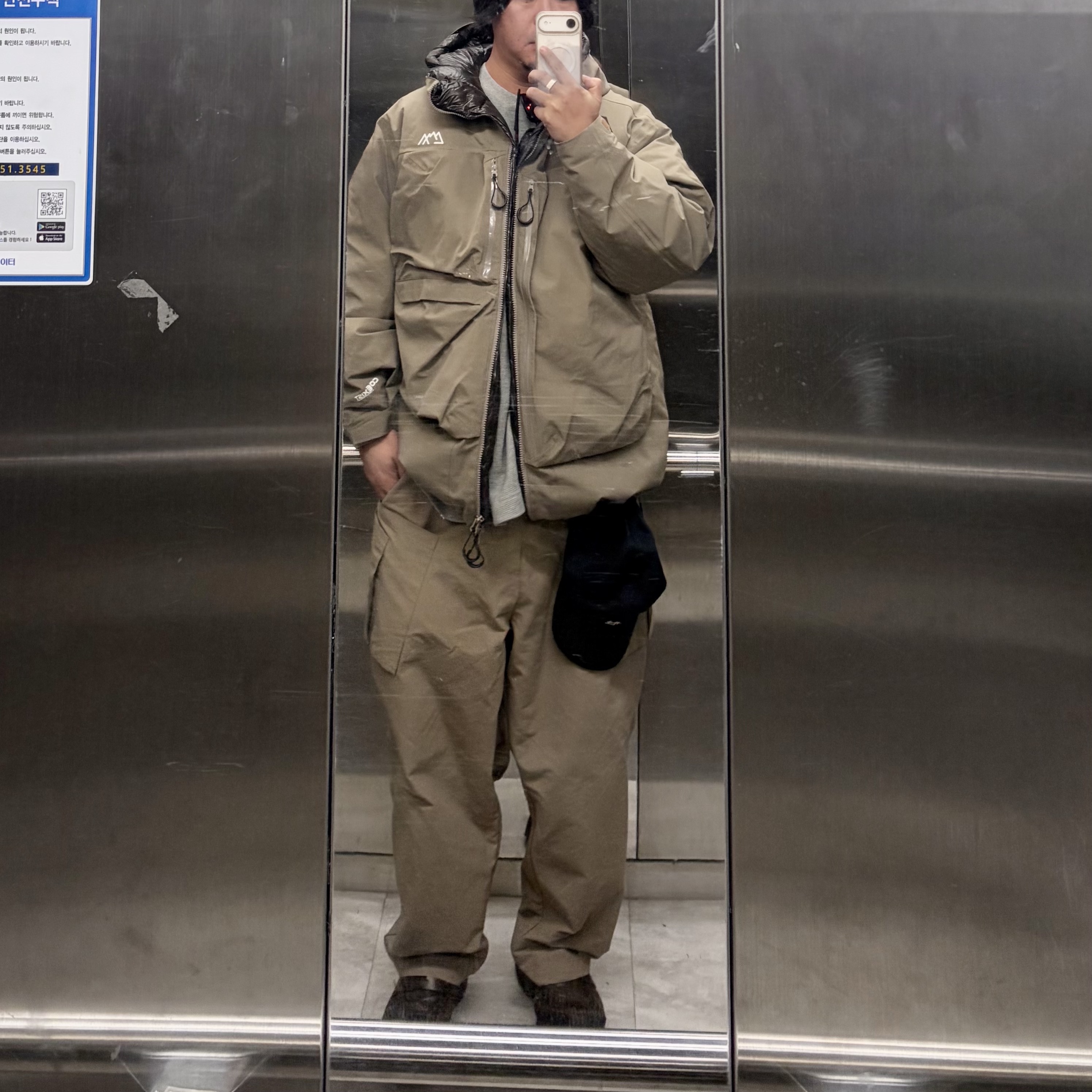Roa Hiking Loafer Taupe Brown, Nanamica Chino Cap Black 착용 스타일 - 1