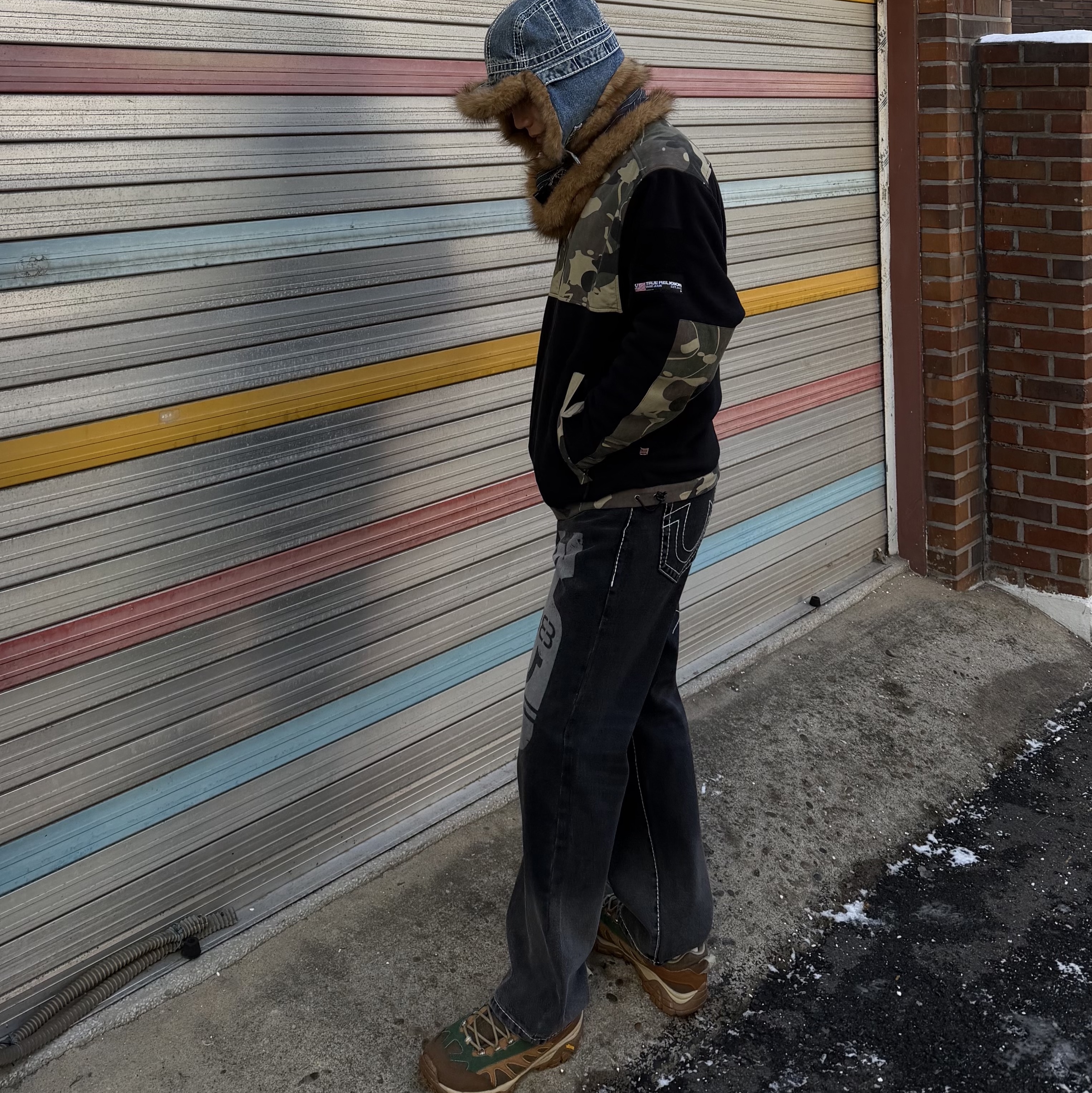 True Religion True Fur Cap_Indigo, True Religion SOF Block Fleece Jacket_Camo 착용 스타일 - 6