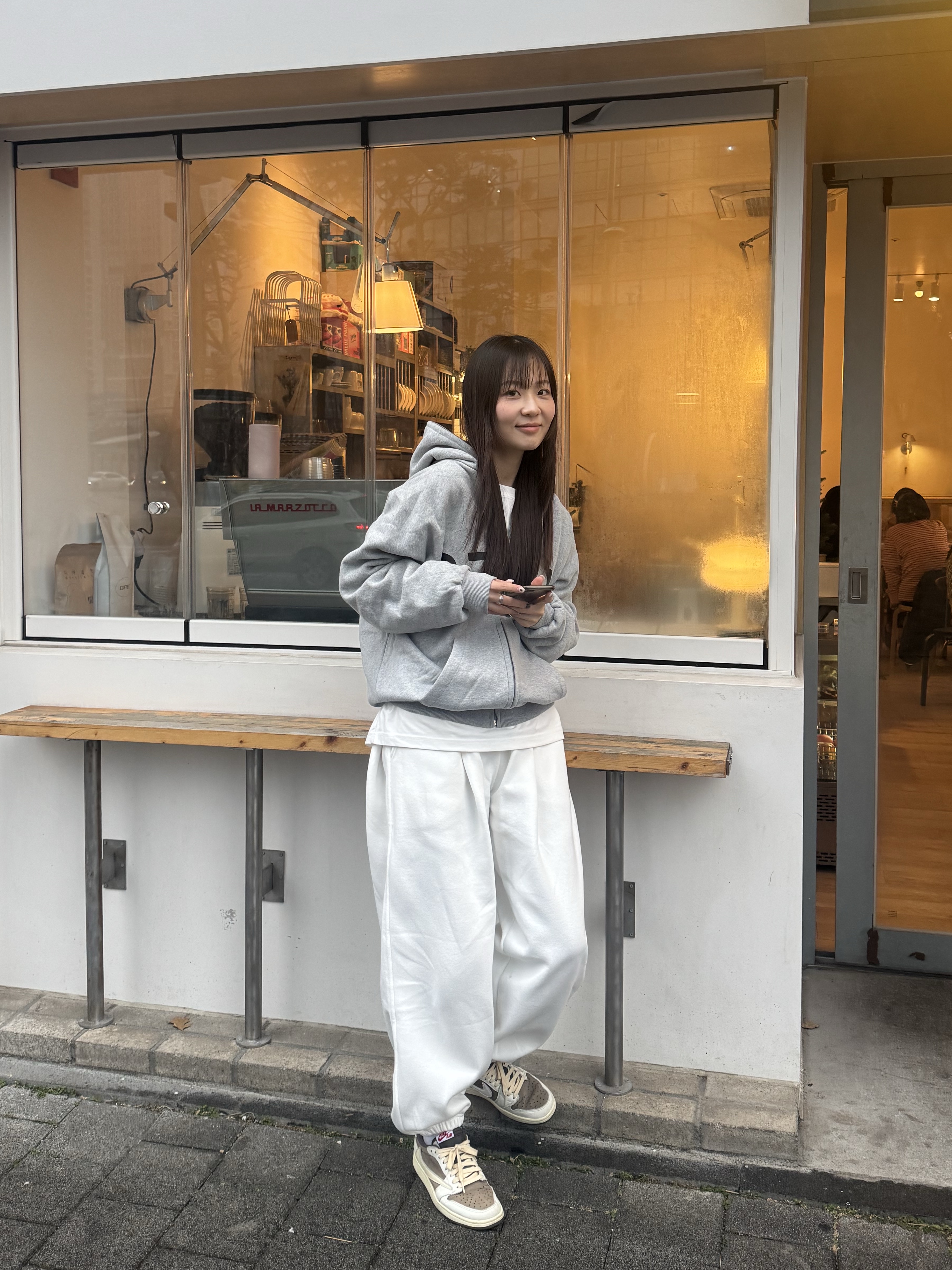 Undermycar Mu.03 Anti Fxxking Logo Play Oversized Sweat Jogger Cream, Yeezy HD-10 Grey - Korea Limited 착용 스타일 - 1