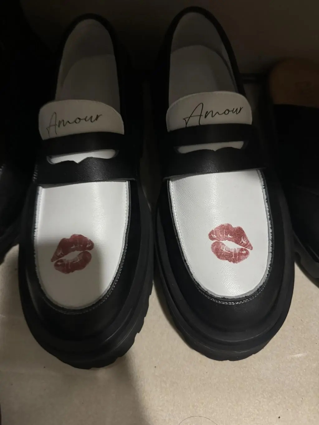 PENNY PLATE Men Loafer Kiss High 착용 스타일