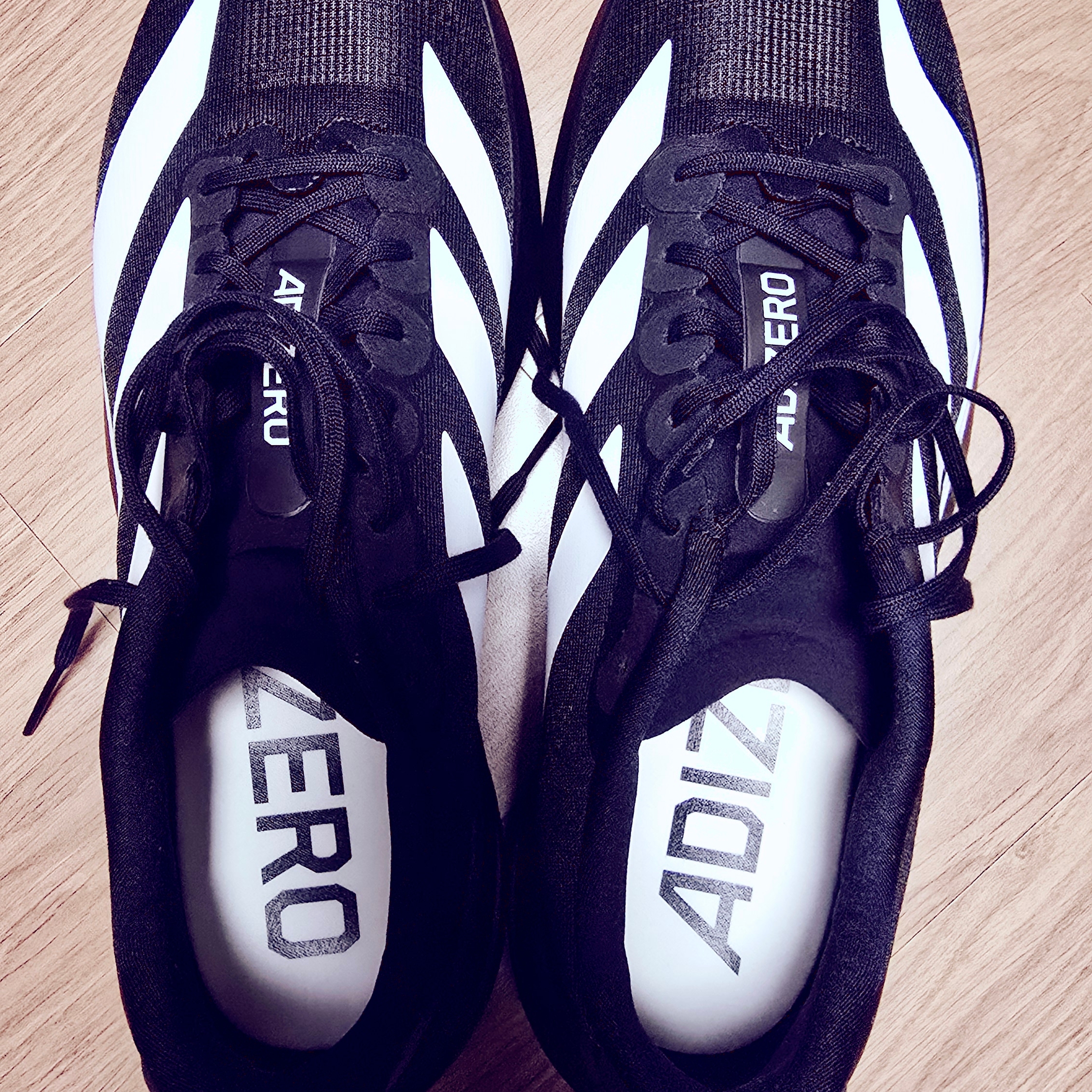 Adidas Adizero EVO SL Core Black Cloud White 착용 스타일