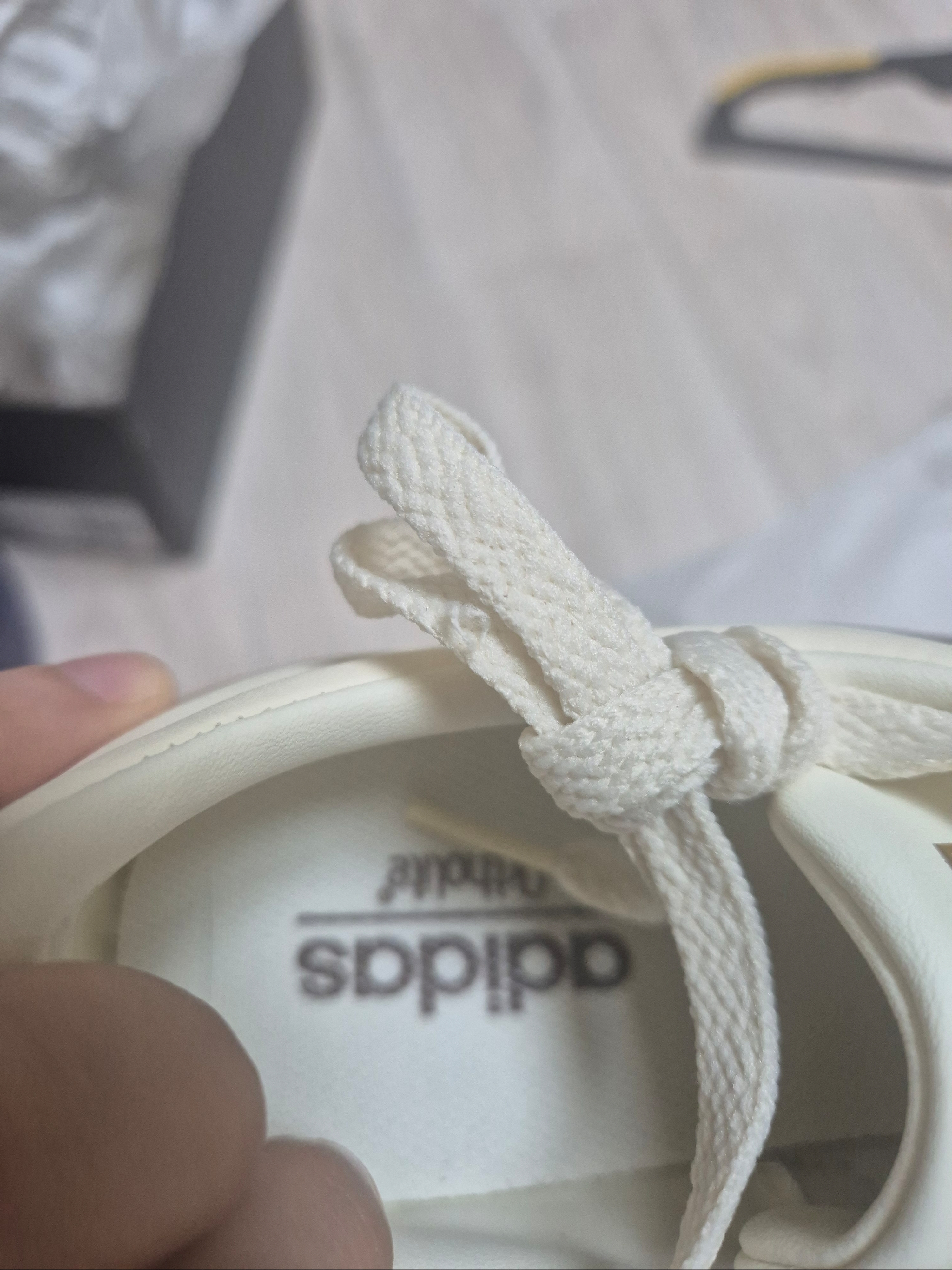 Adidas VL Court 2.0 Cream Brown 착용 스타일 - 2