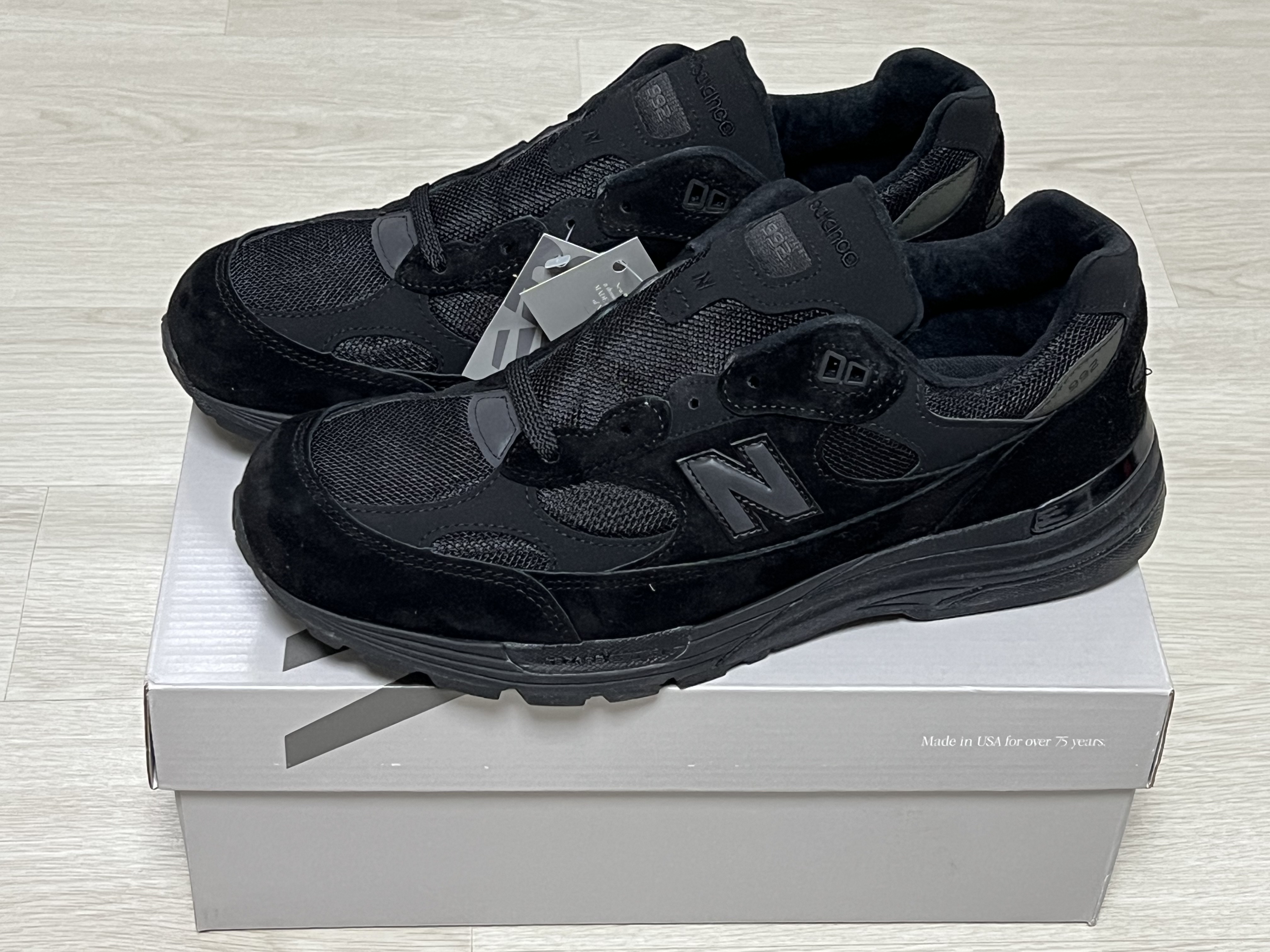 New Balance 992 Made in USA Core Black 착용 스타일