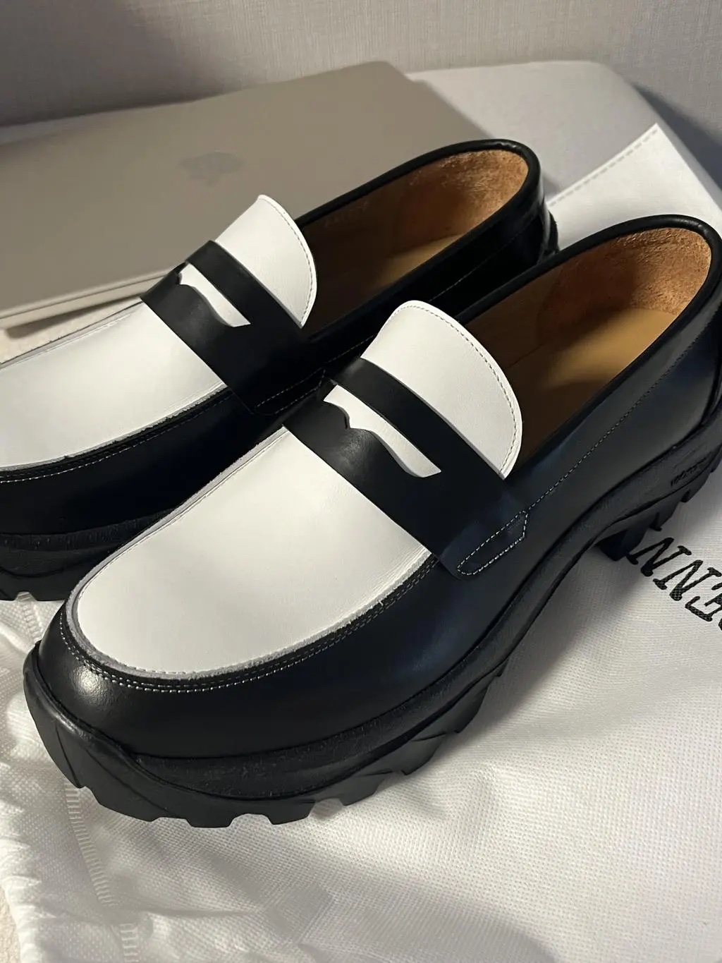PENNY PLATE Men Loafer Trekking Vibram 착용 스타일