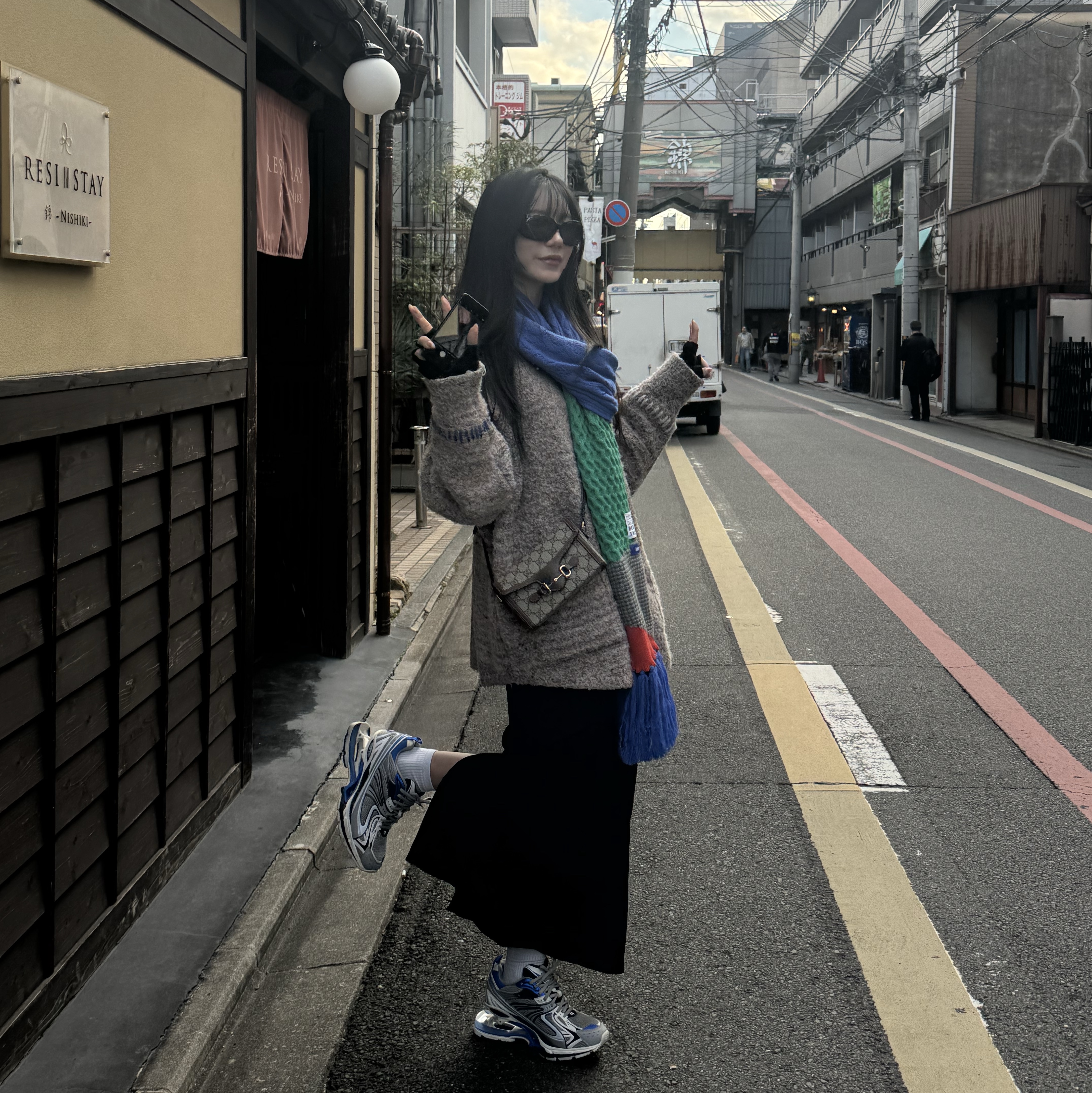 Balenciaga X-Pander Sneakers Blue Silver 착용 스타일 - 1