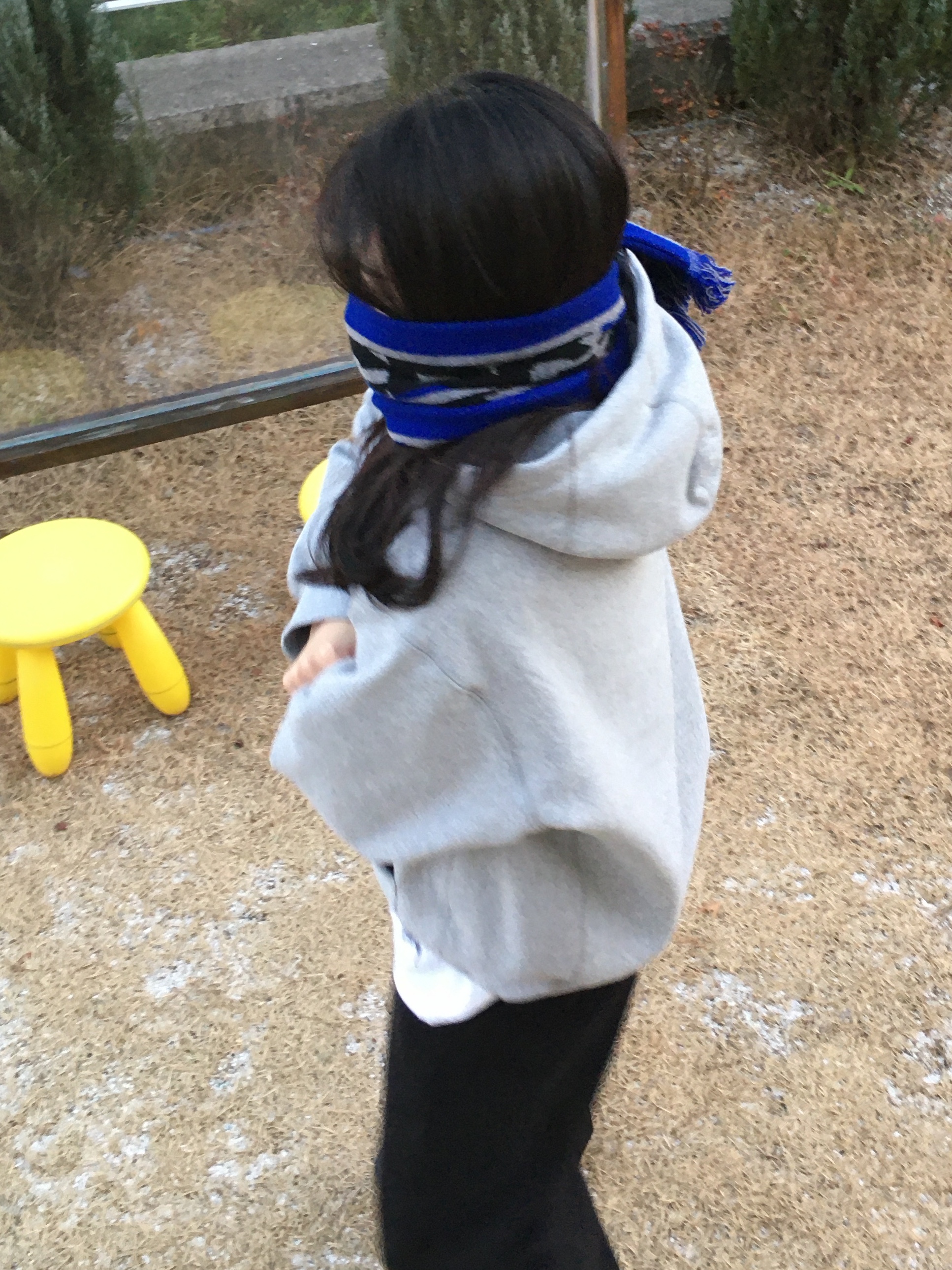 CDG Logo Check Muffler Blue, Supreme Box Logo Hooded Sweatshirt Heather Grey - 25FW 착용 스타일